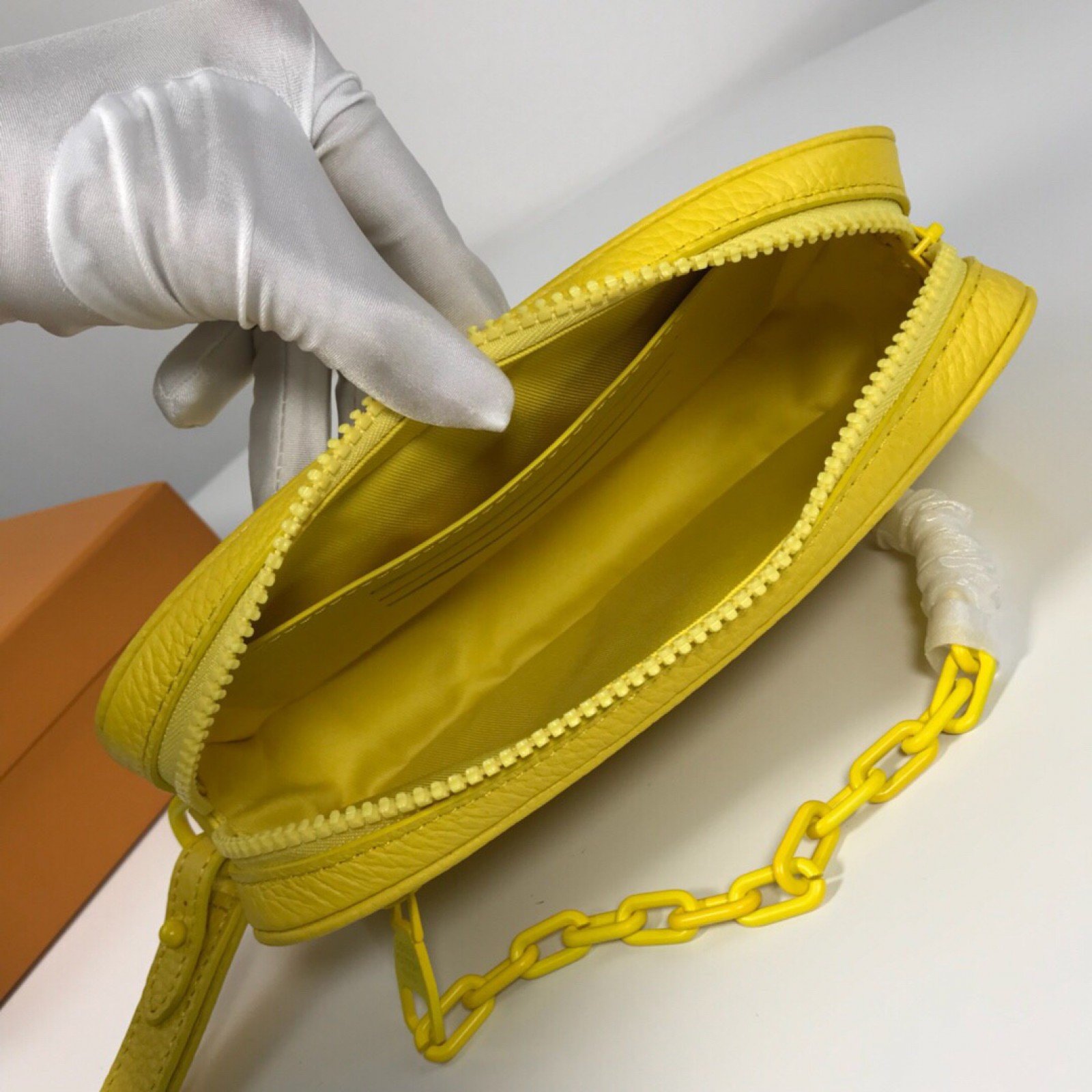 LV Handbag M44418