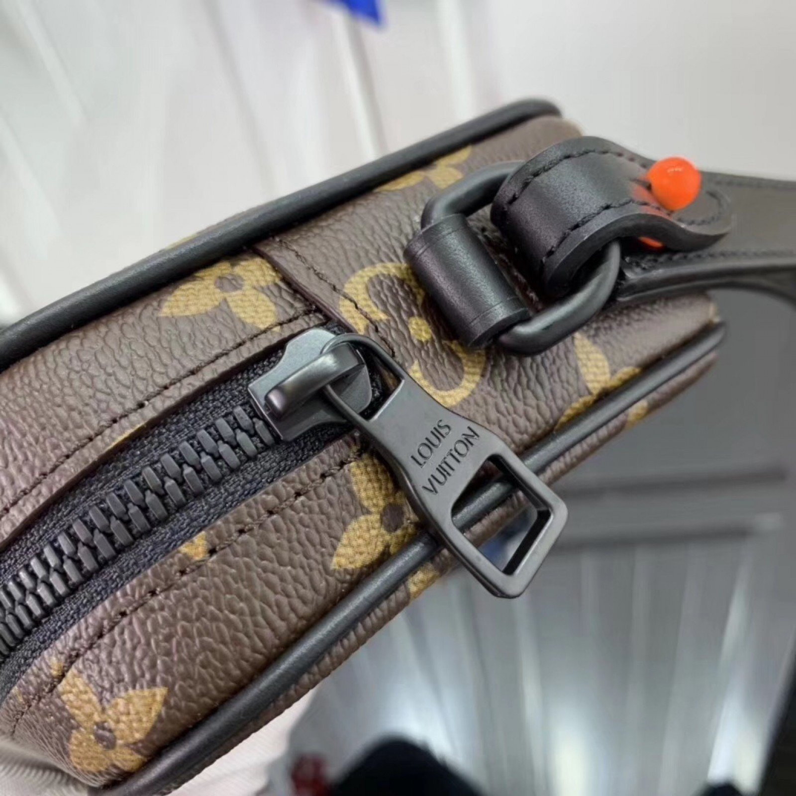 LV Handbag M44458