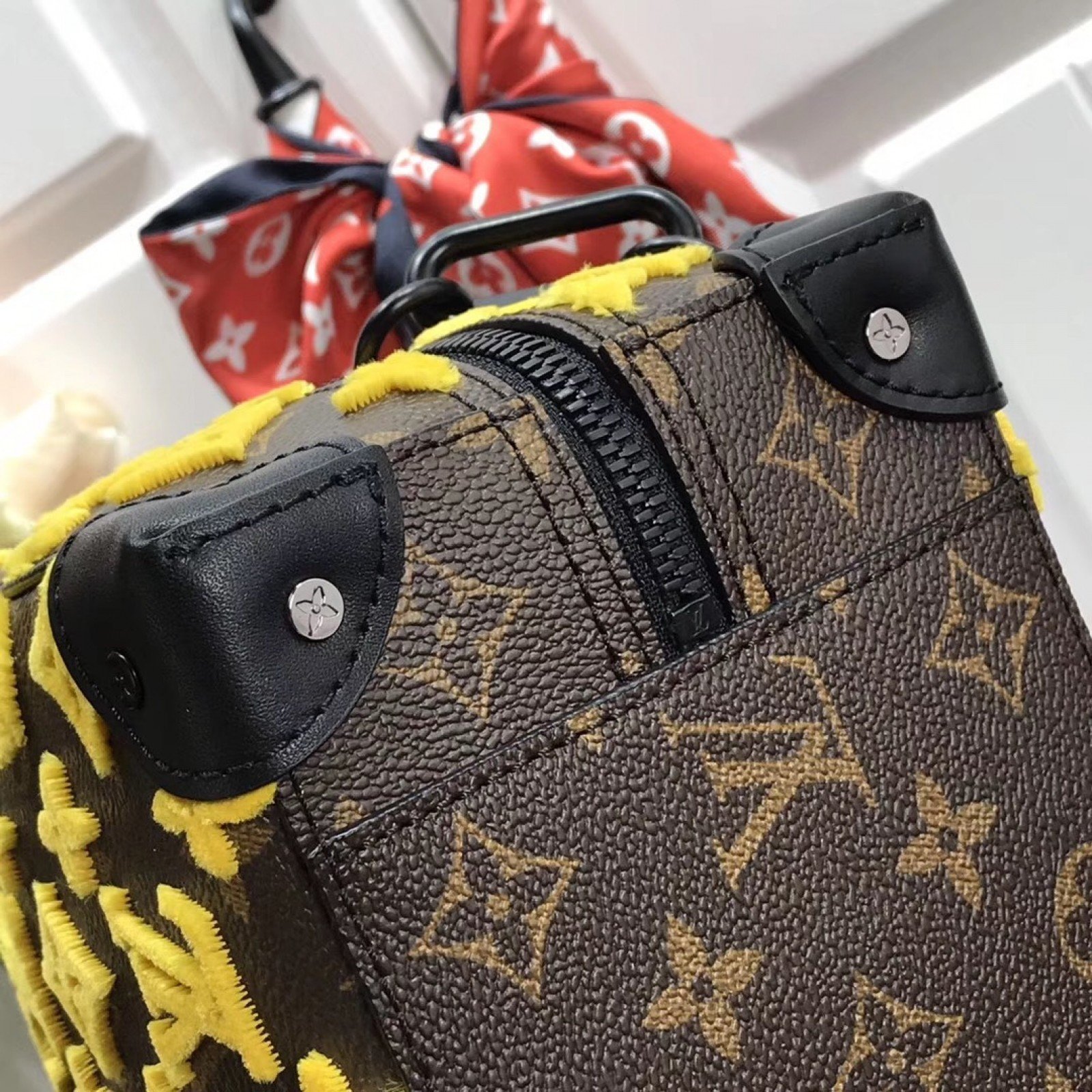 LV Handbag M44483