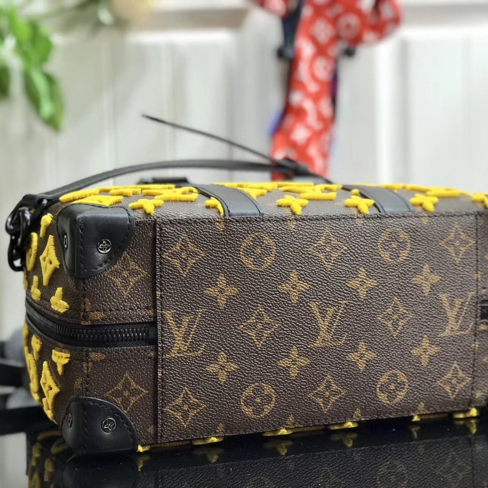 LV Handbag M44483