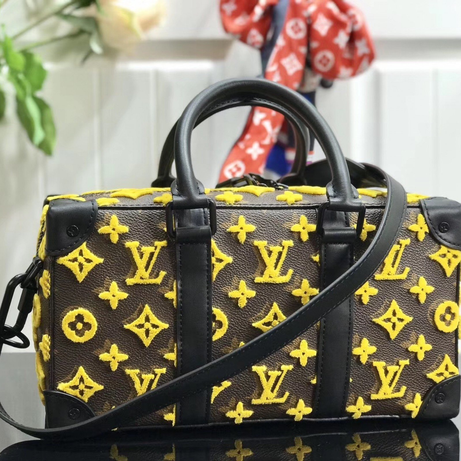LV Handbag M44483