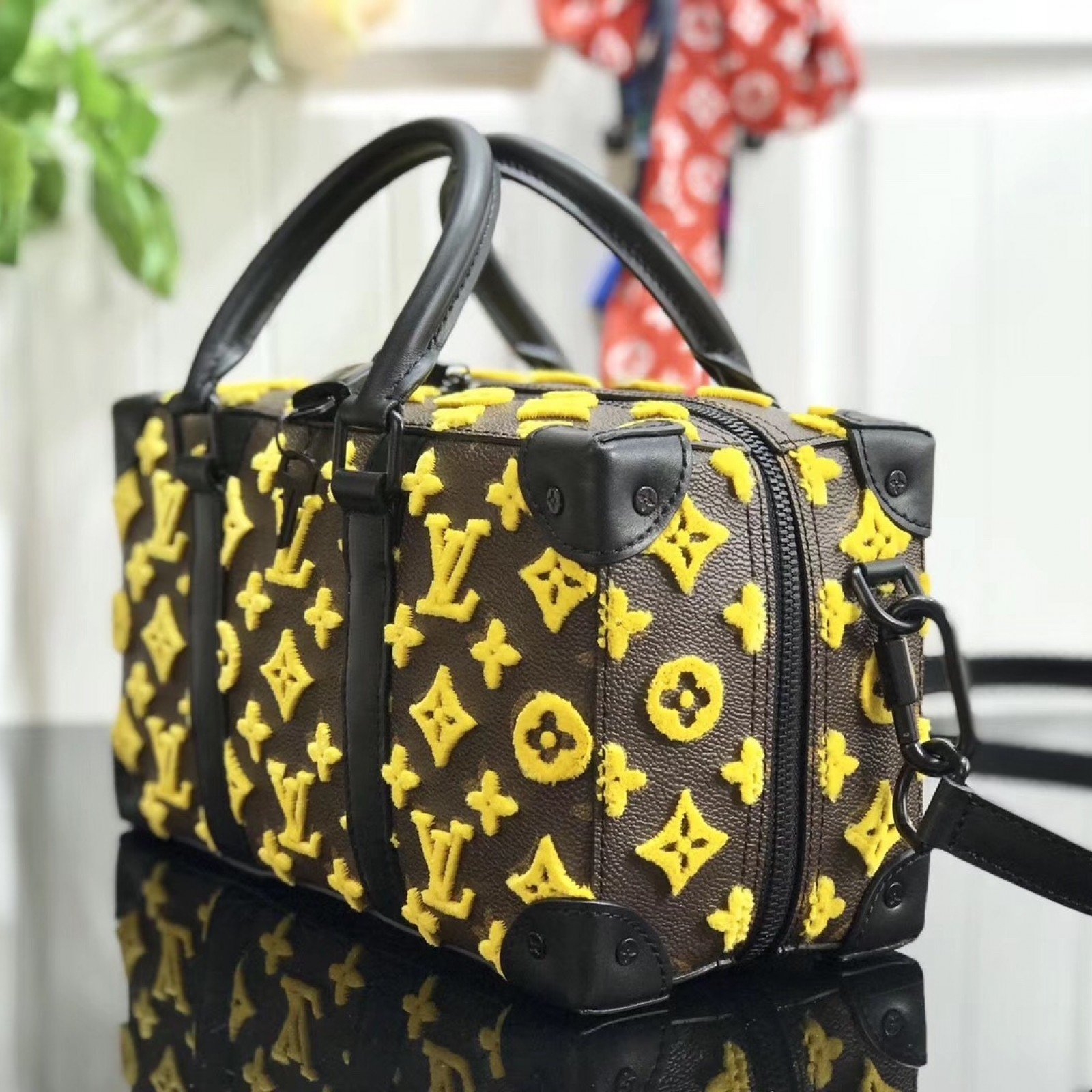 LV Handbag M44483