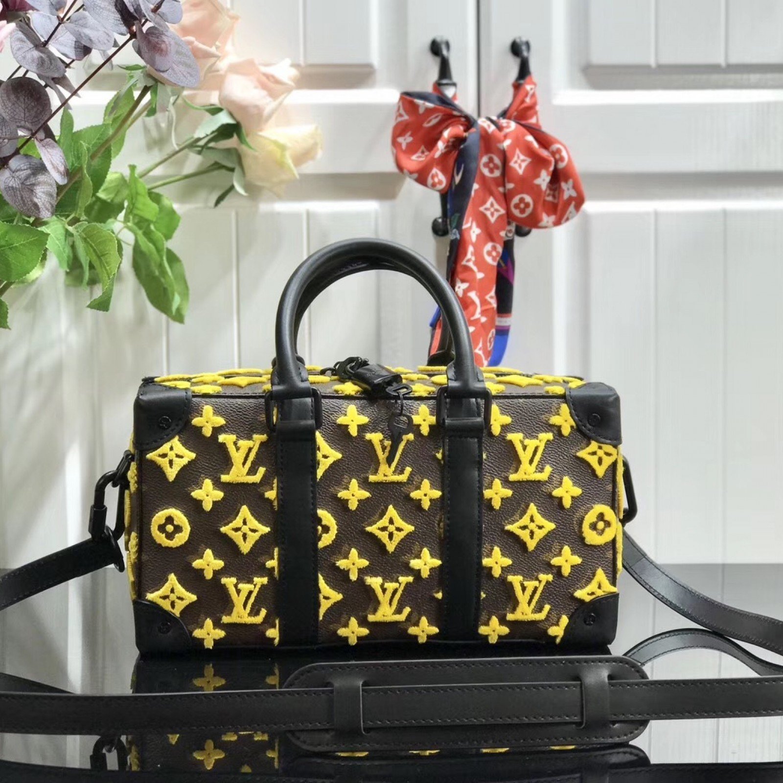 LV Handbag M44483