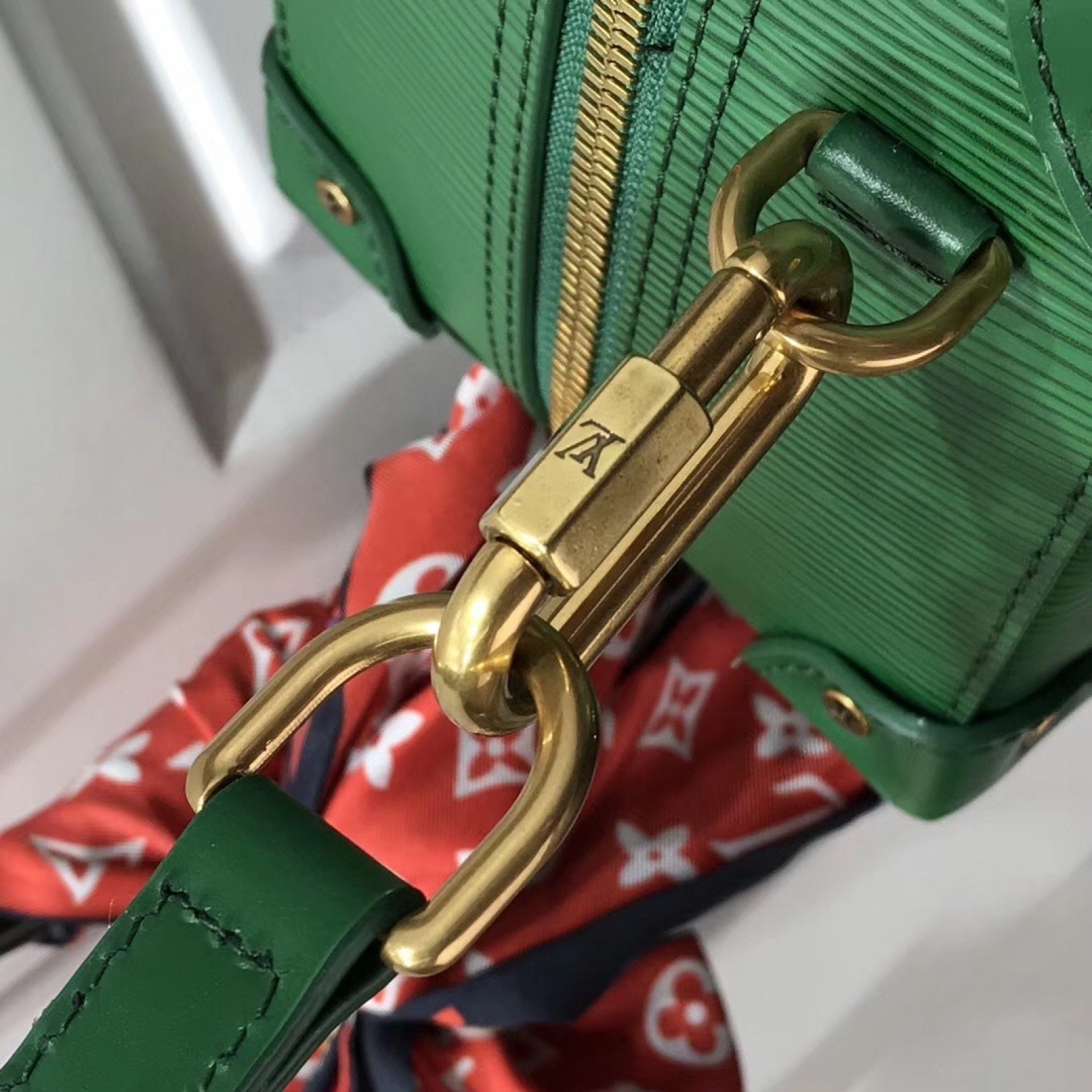 LV Handbag M44483