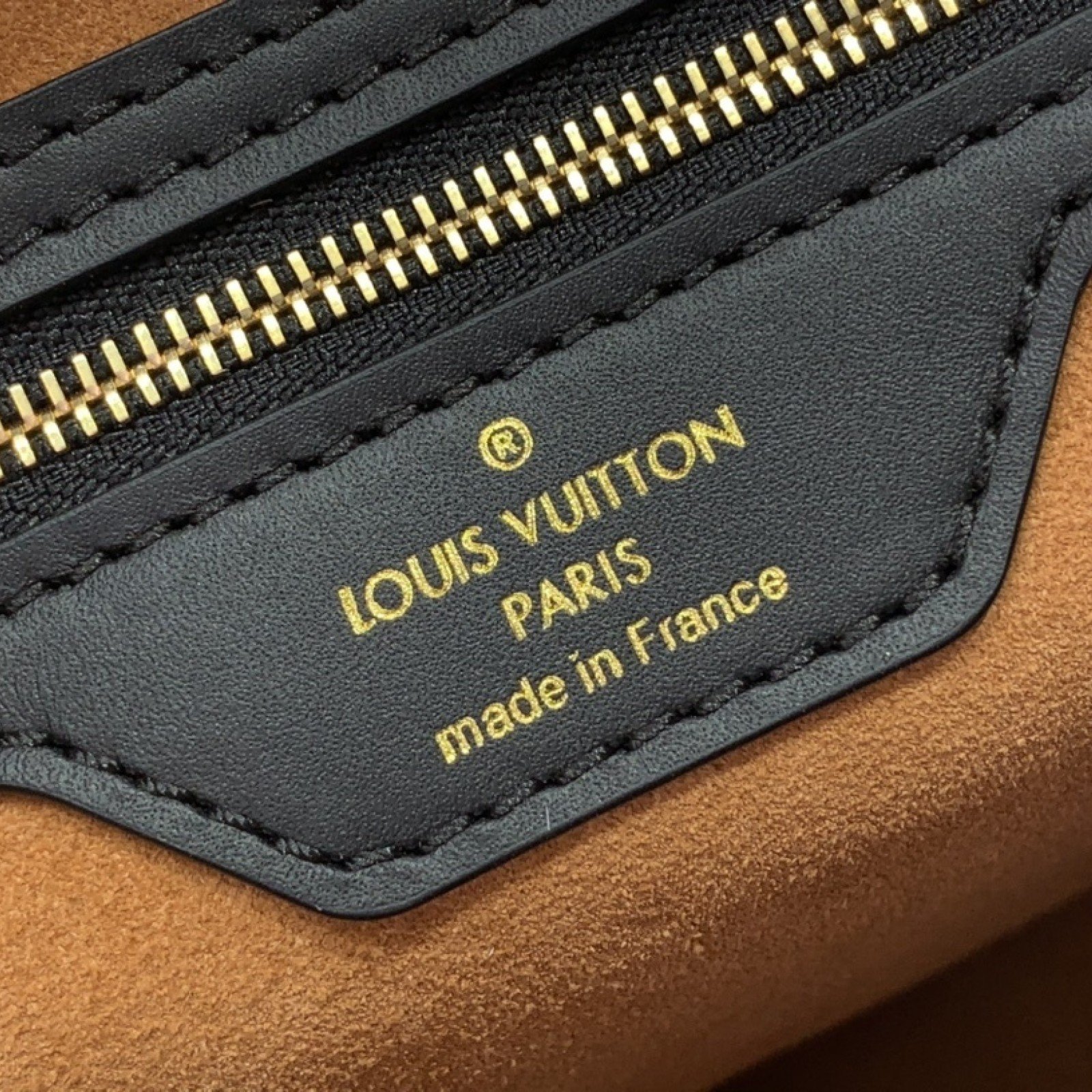 LV Handbag M47186