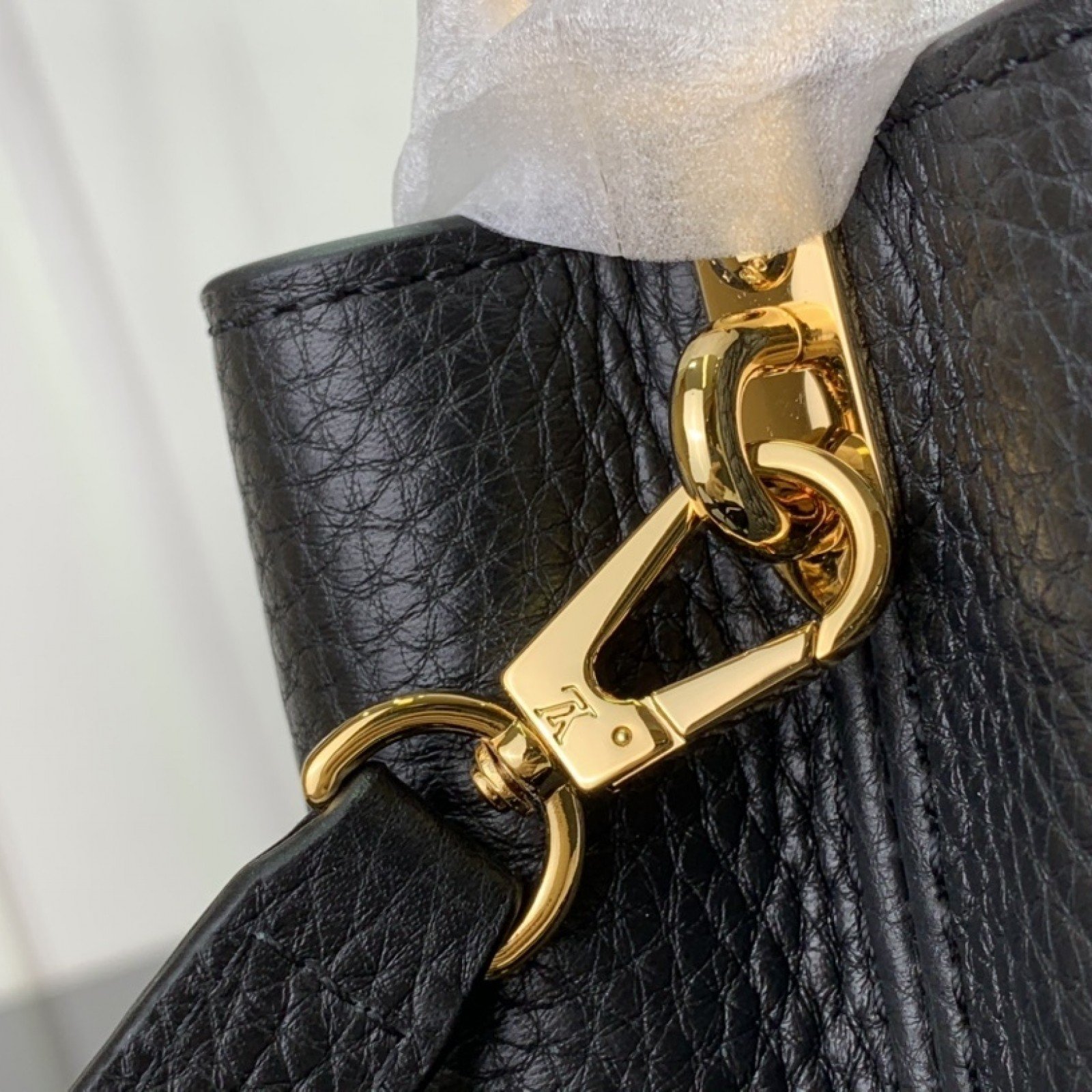 LV Handbag M48865