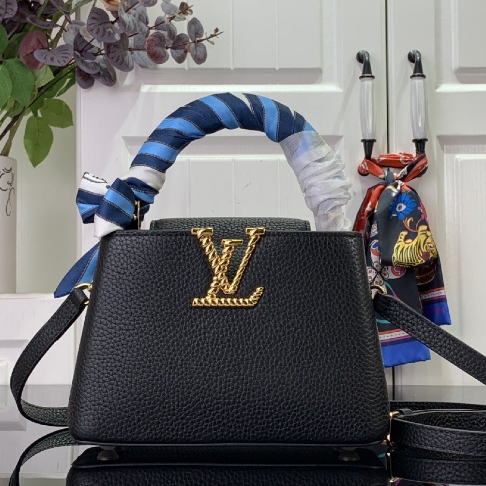 LV Handbag M48865