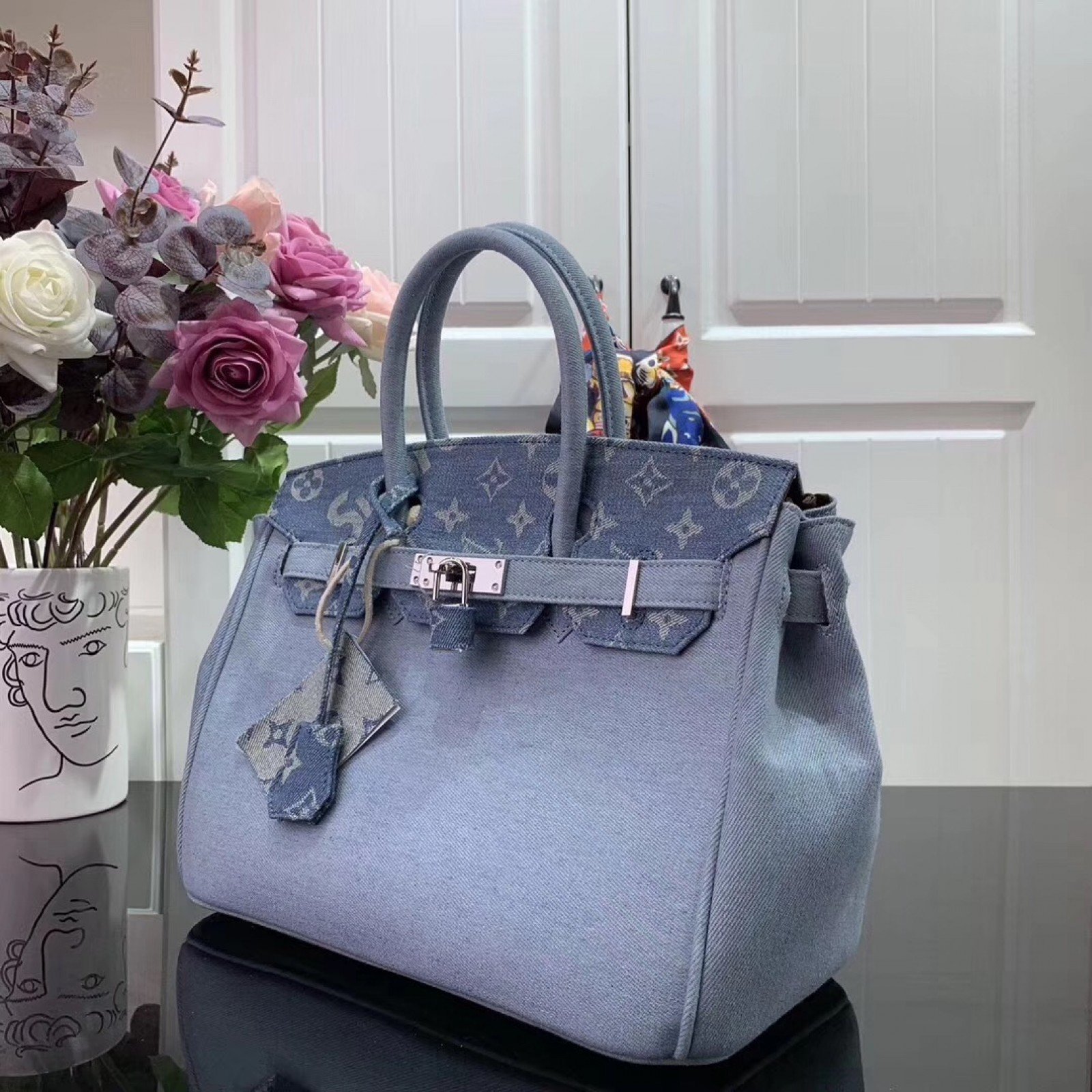 LV Handbag M48888