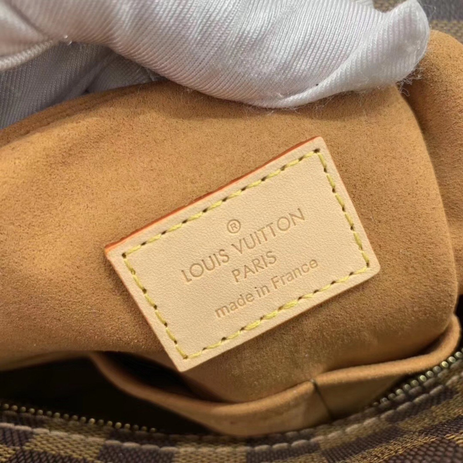 LV Handbag M50177