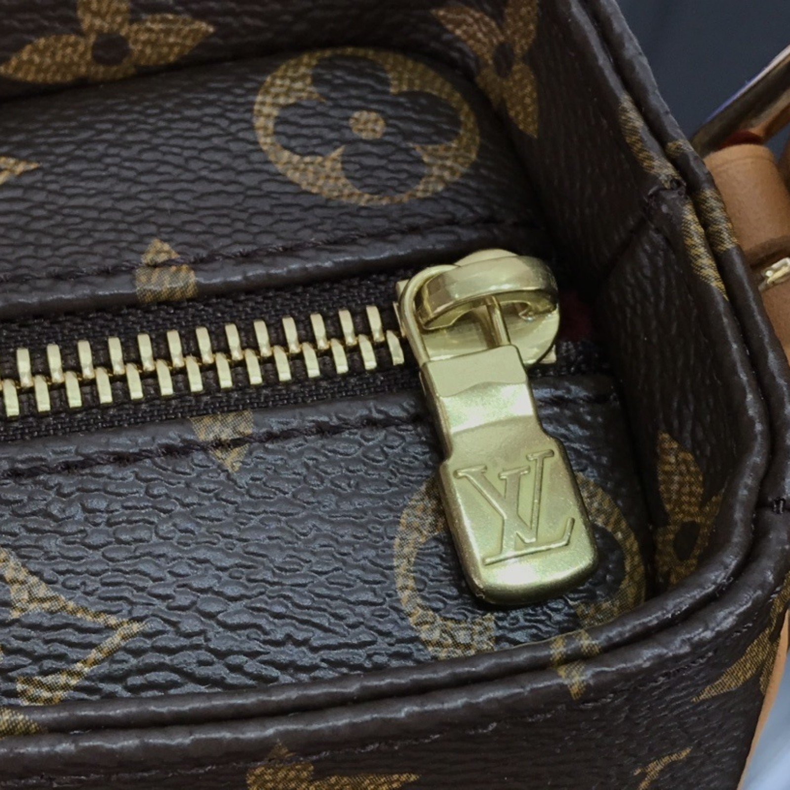 LV Handbag M51164