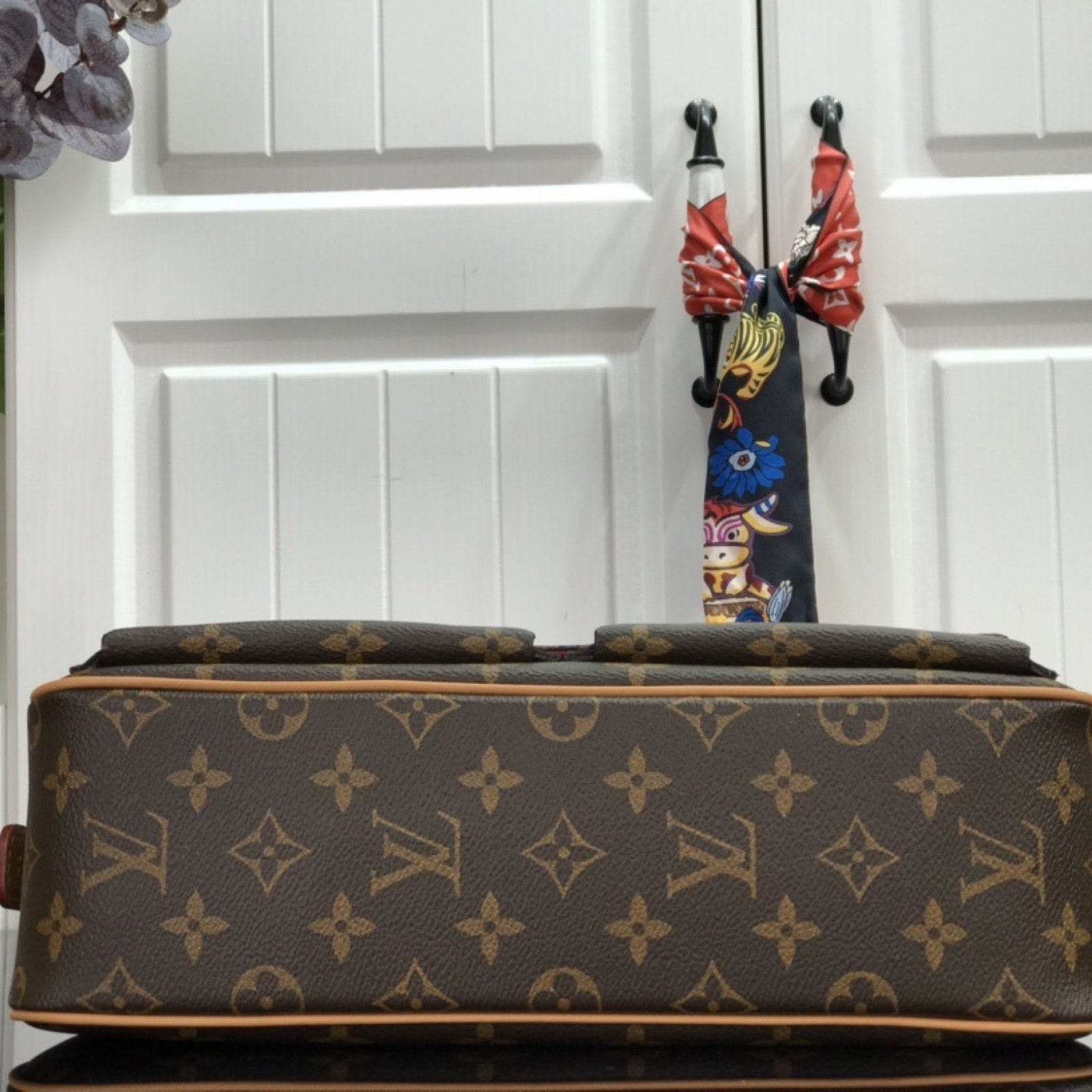 LV Handbag M51164