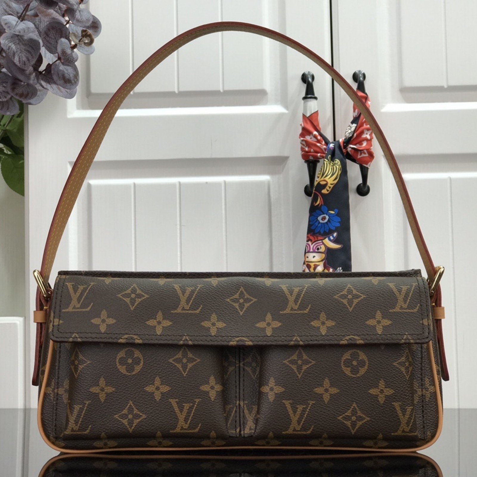 LV Handbag M51164