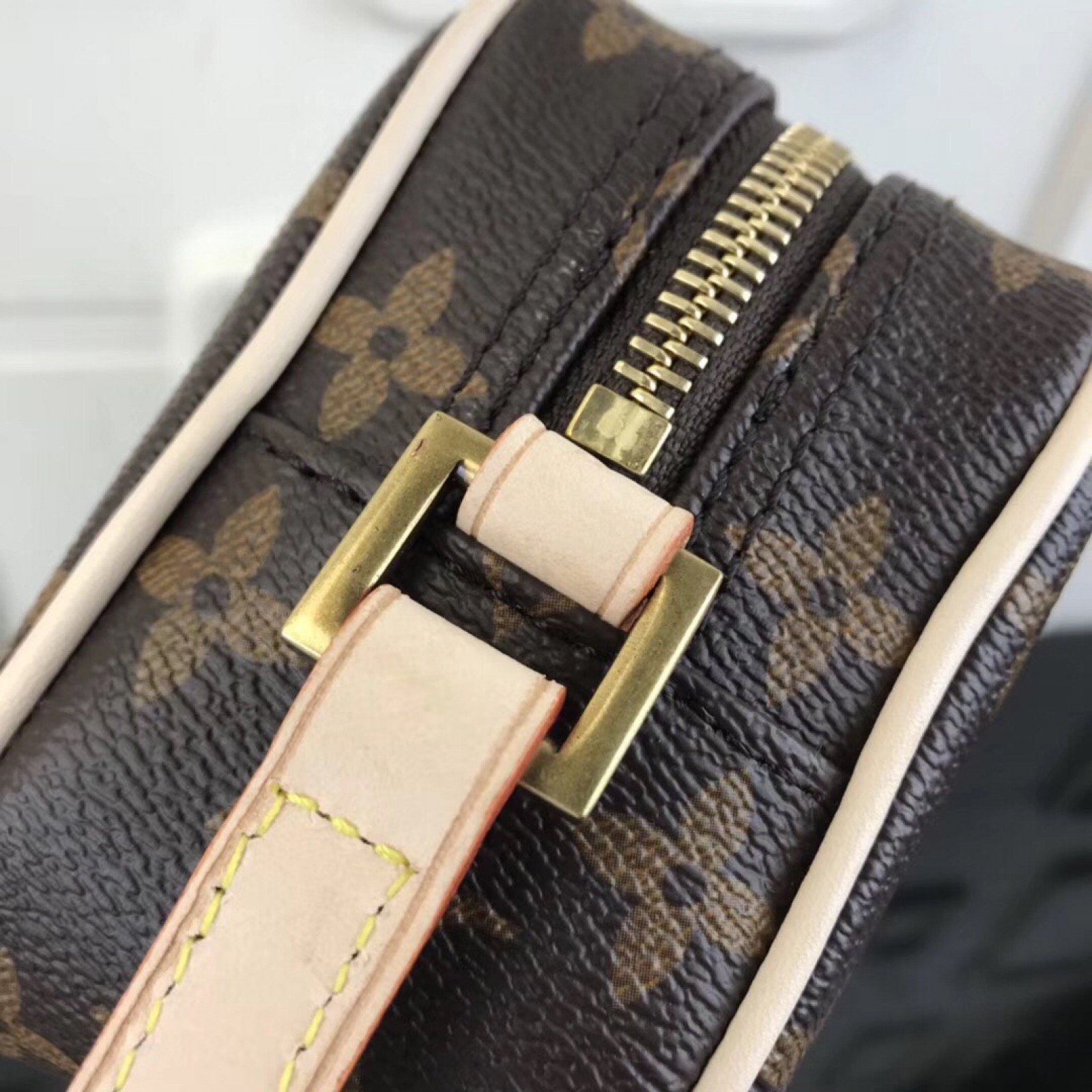 LV Handbag M51183