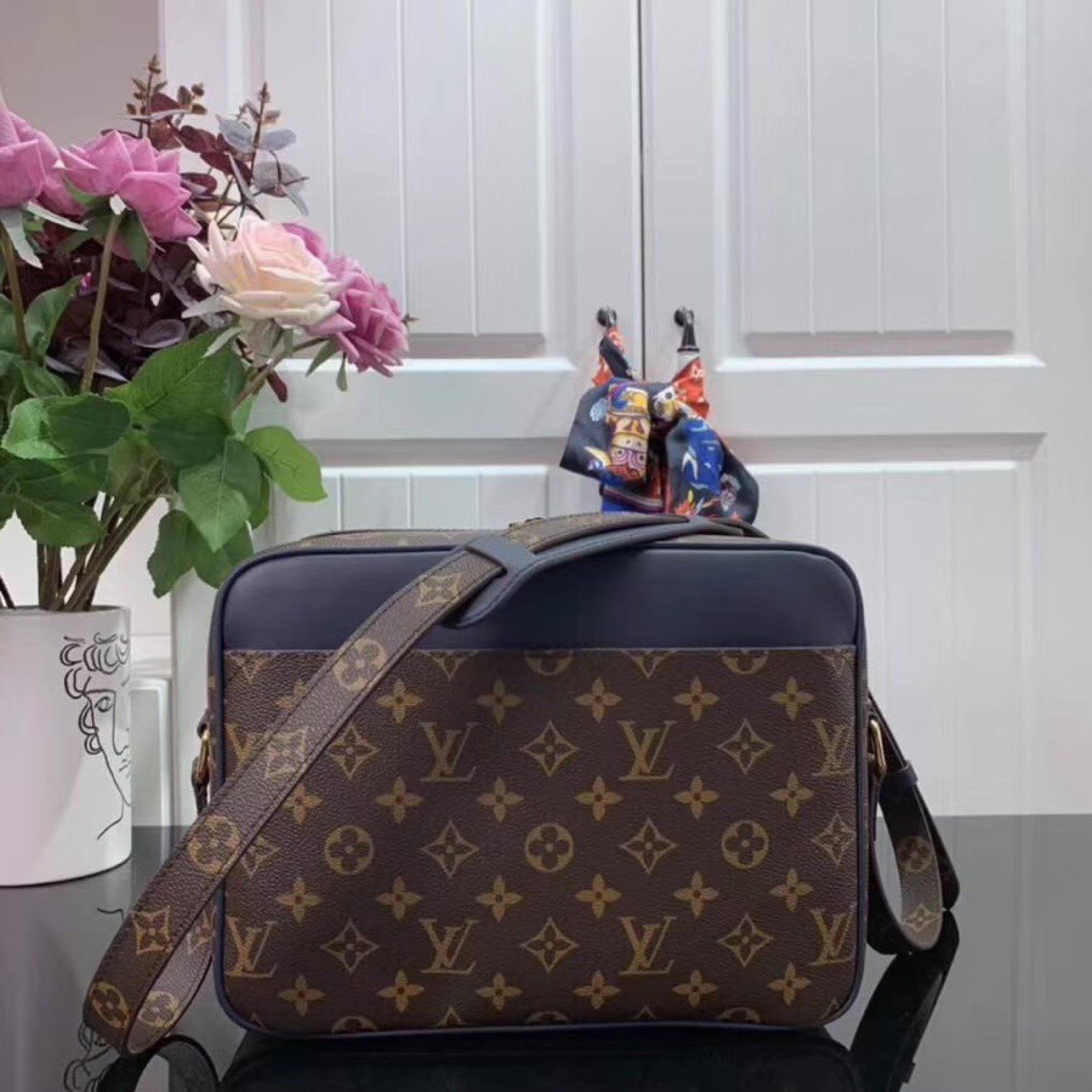 LV Handbag M51478