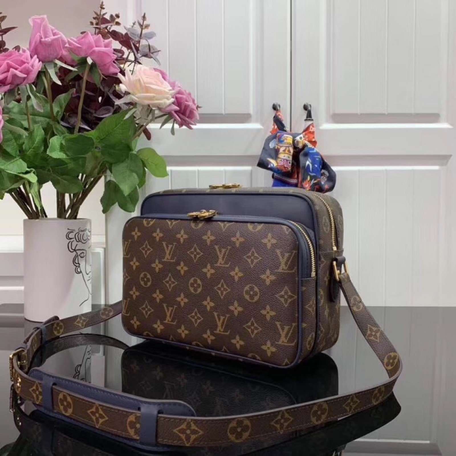 LV Handbag M51478