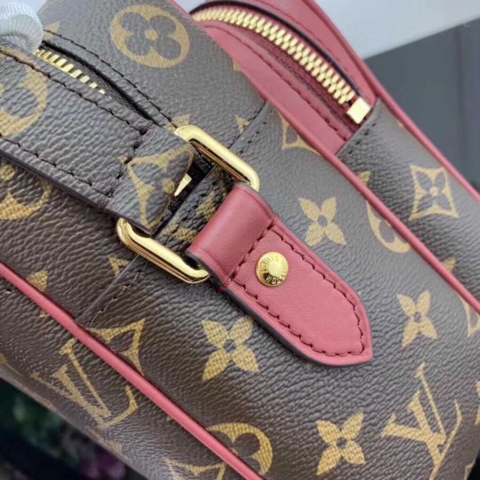 LV Handbag M51478
