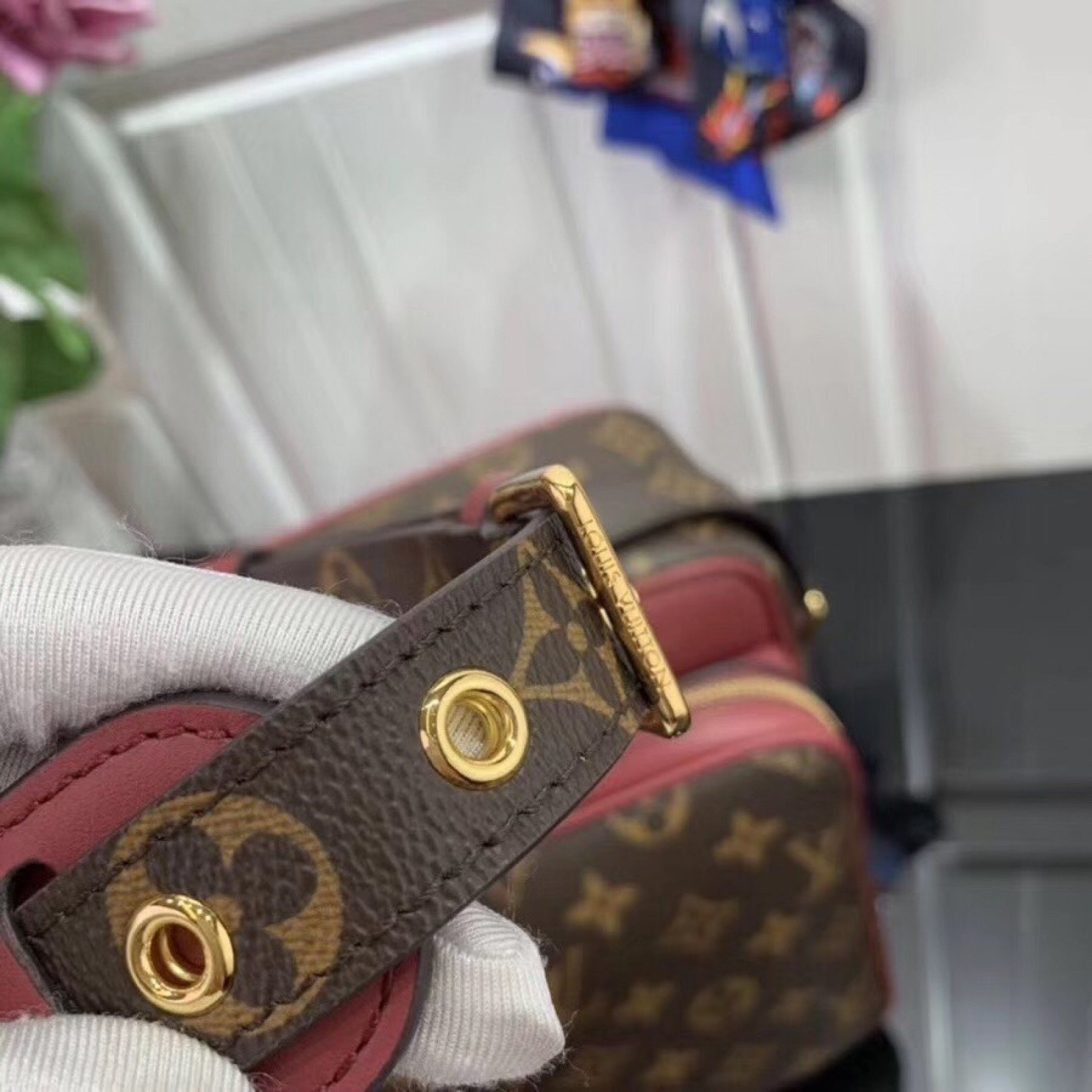 LV Handbag M51478