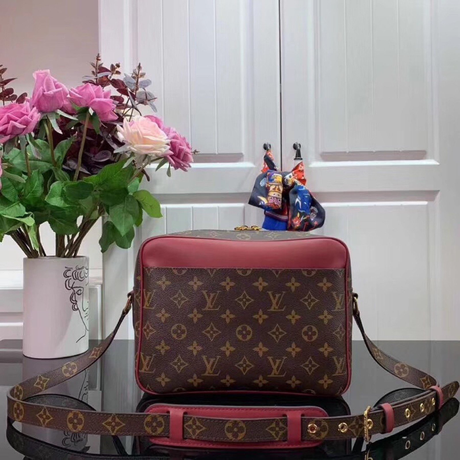 LV Handbag M51478