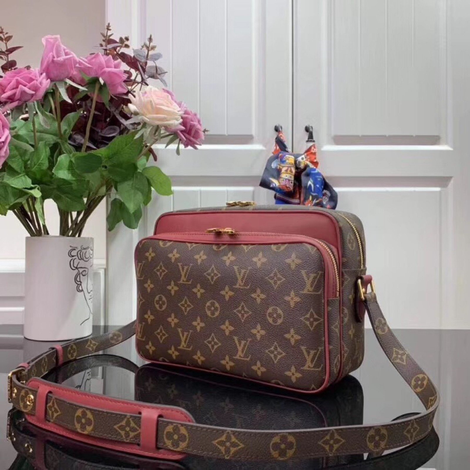 LV Handbag M51478