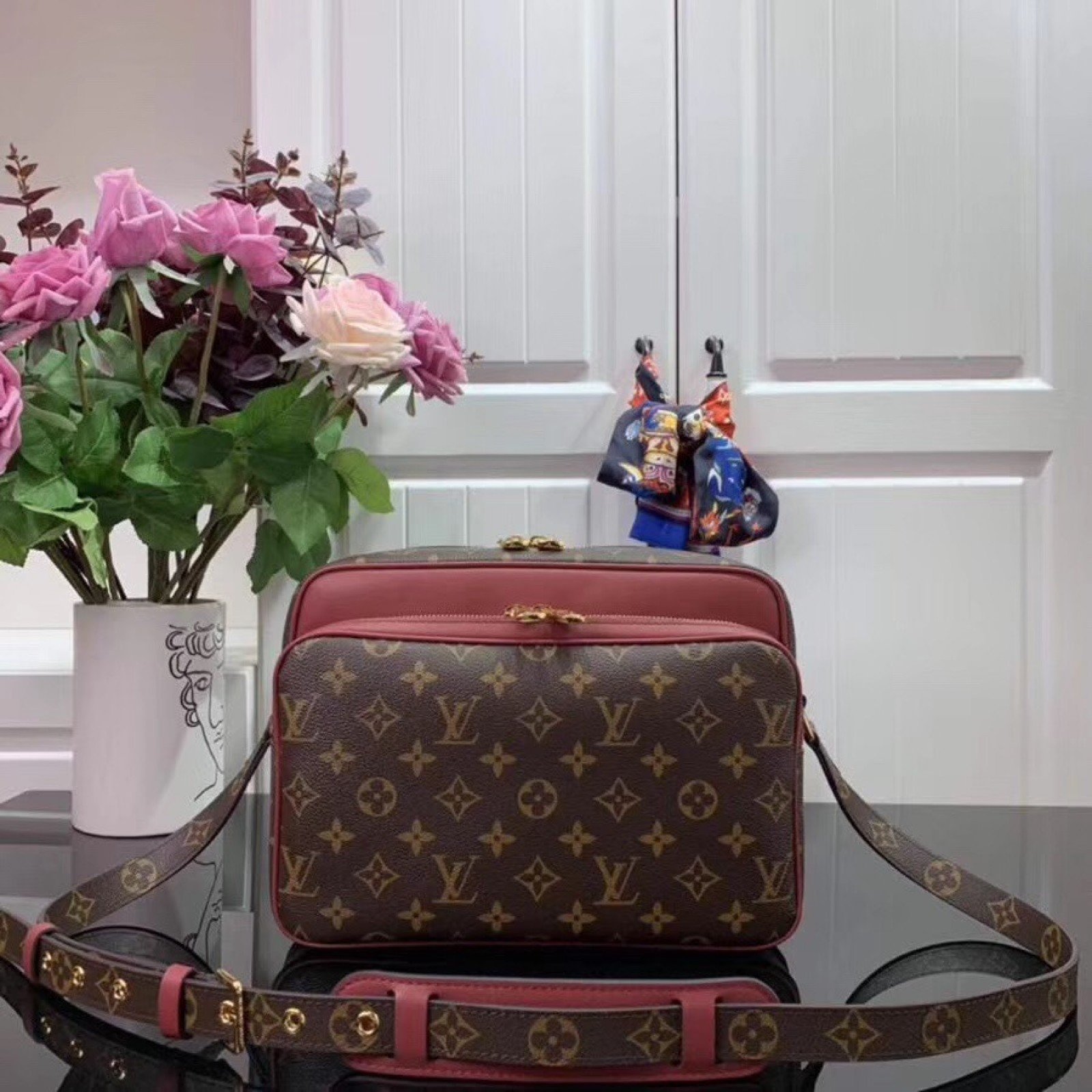 LV Handbag M51478