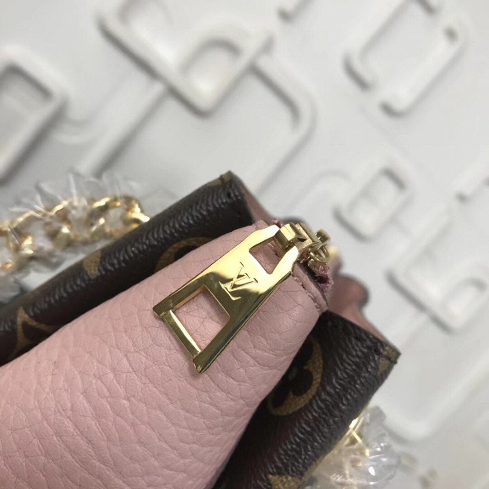LV Handbag M53068