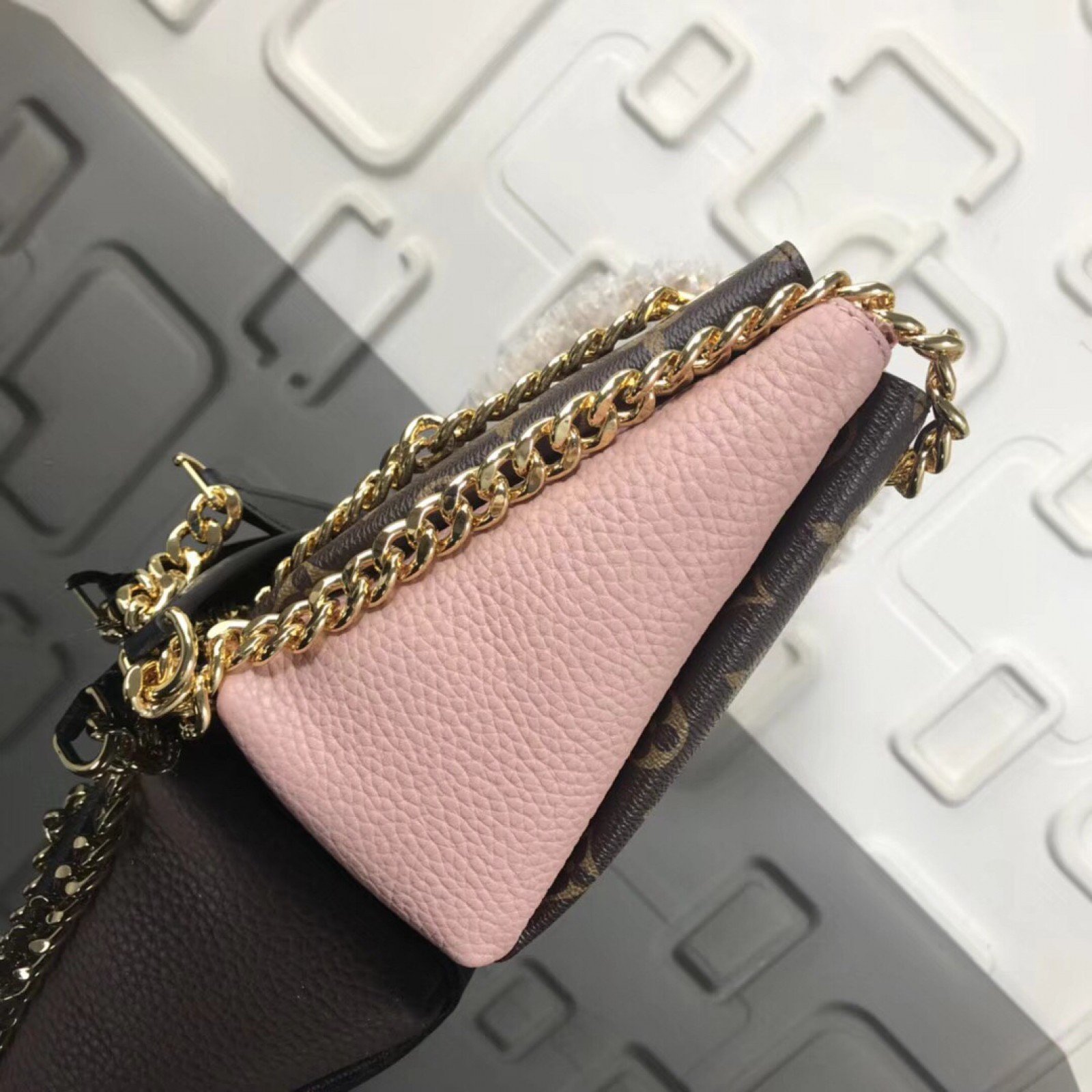 LV Handbag M53068