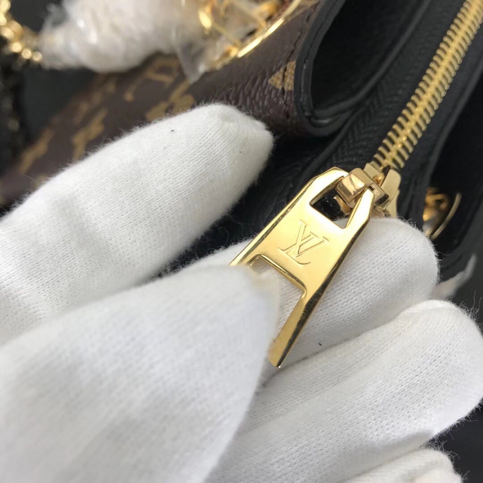 LV Handbag M53068
