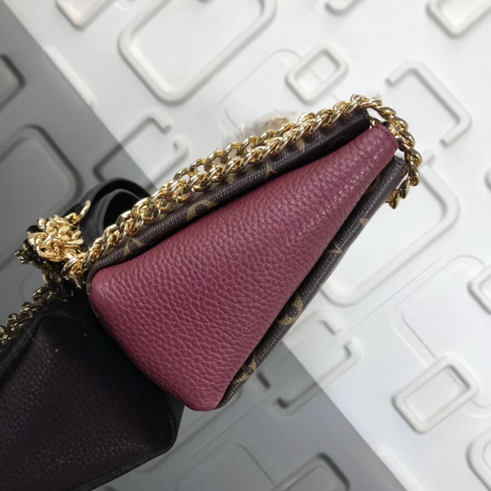 LV Handbag M53068