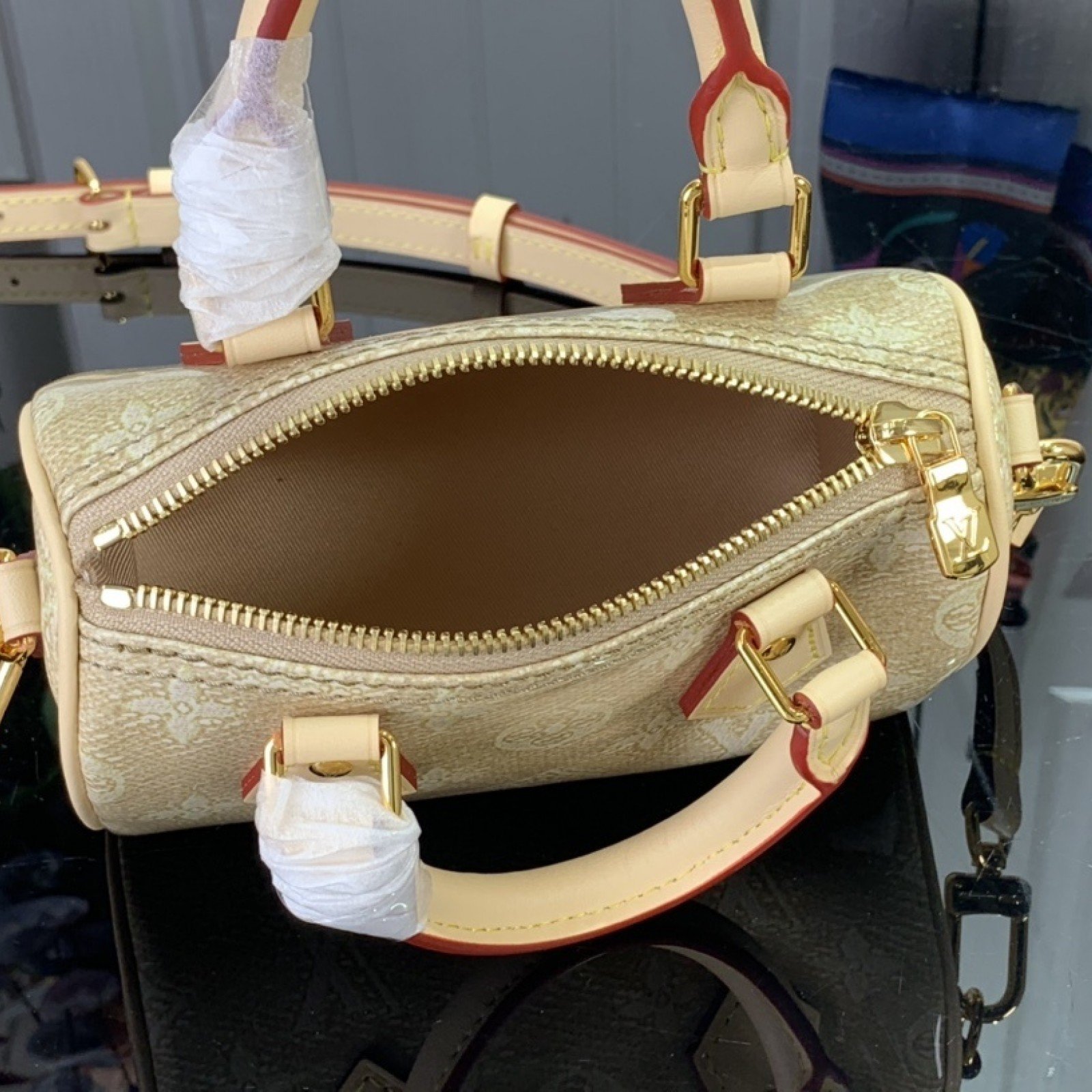 LV Handbag M82242
