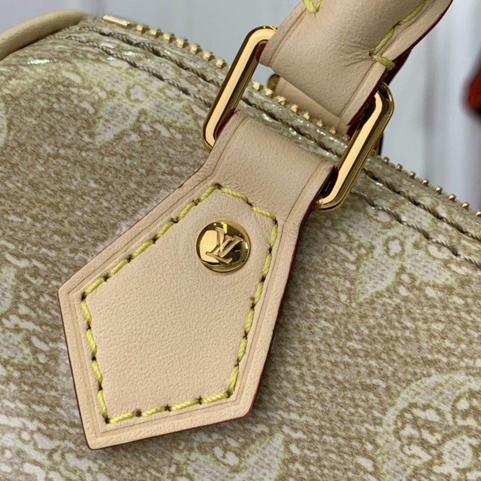 LV Handbag M82242