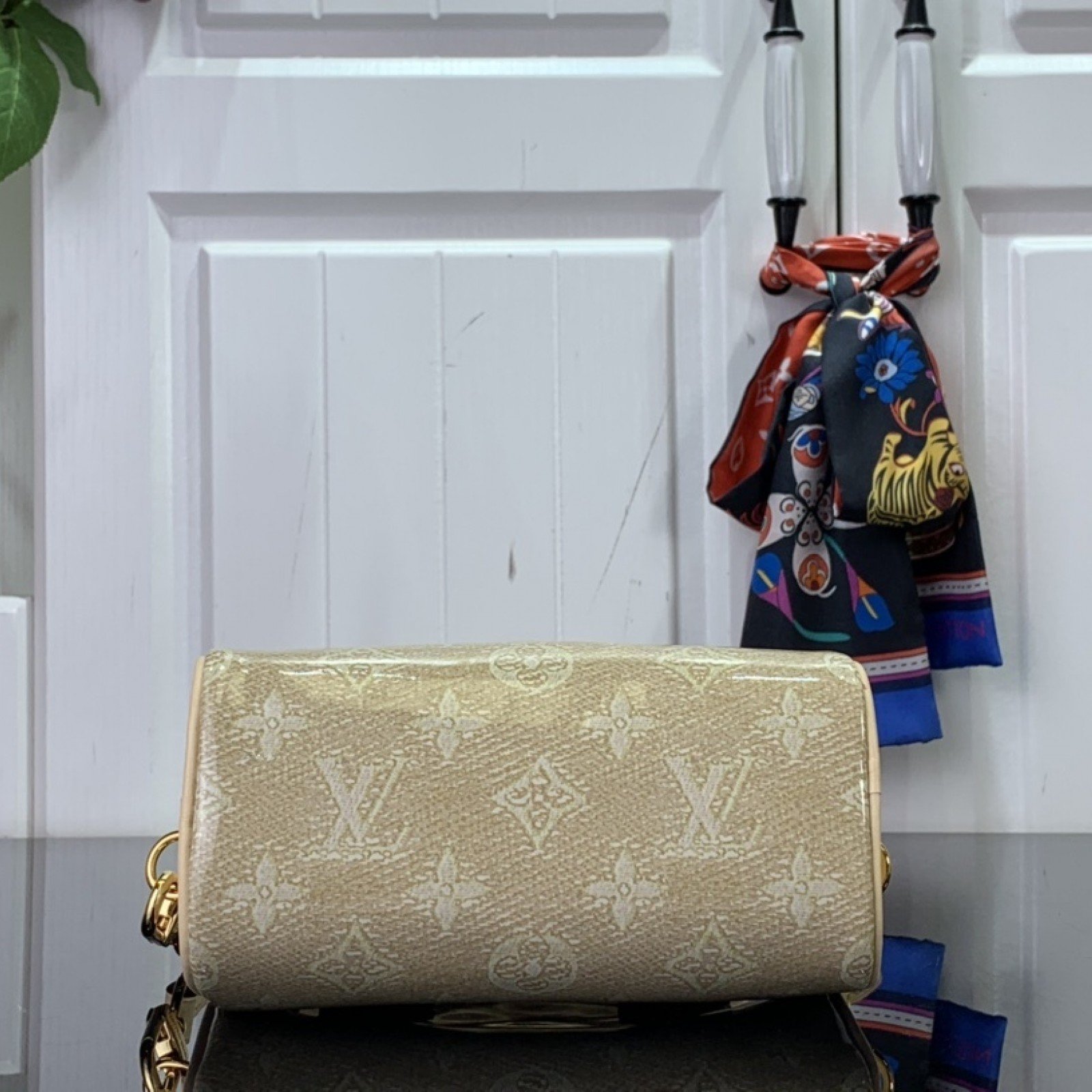 LV Handbag M82242