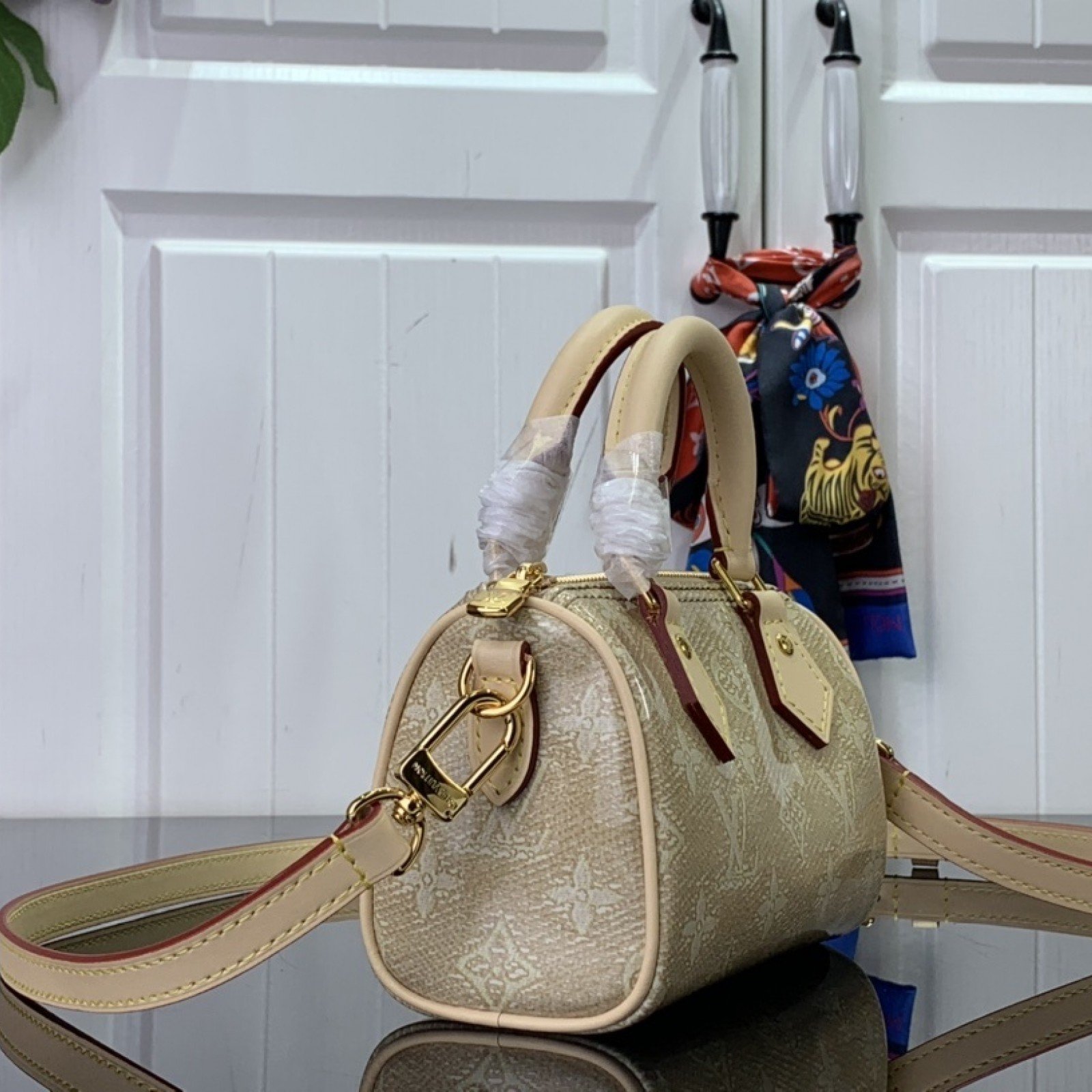 LV Handbag M82242