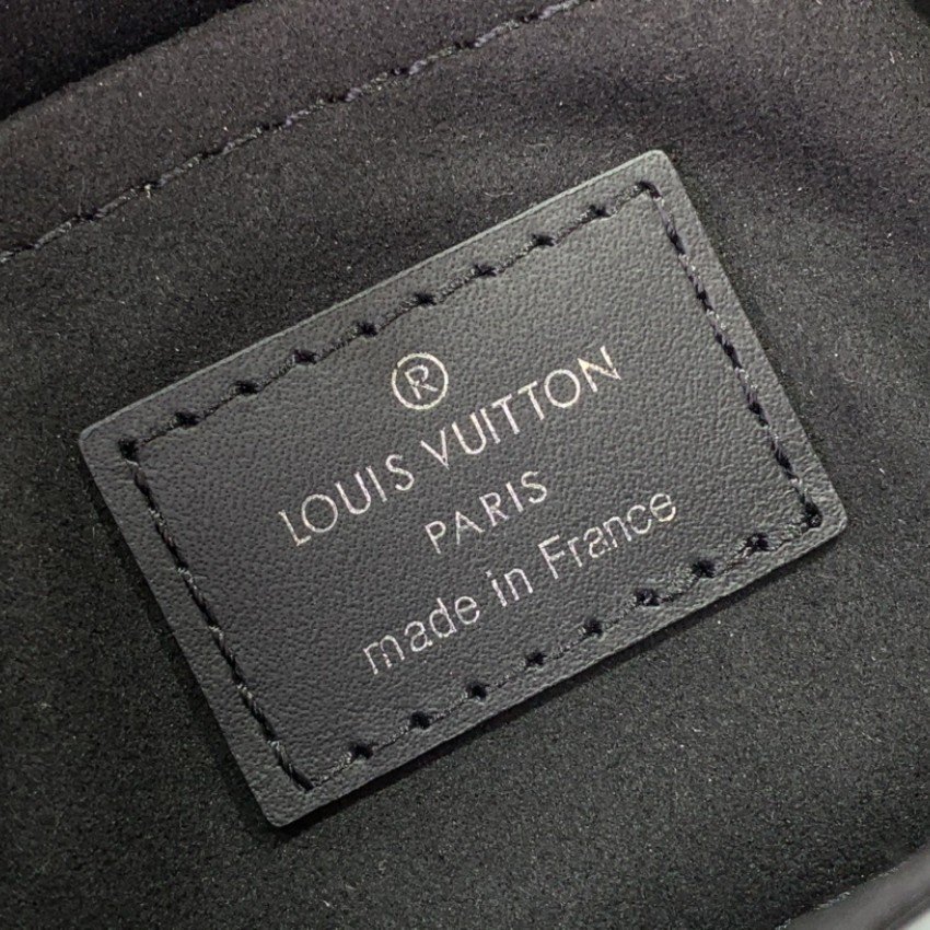LV Handbag M82465