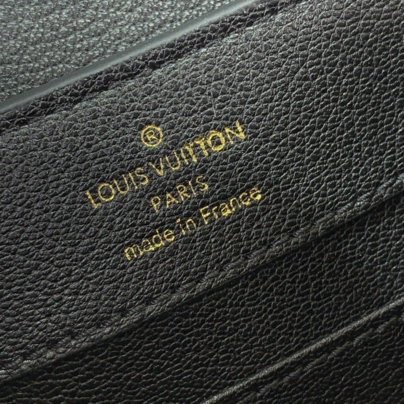 LV Handbag M94227