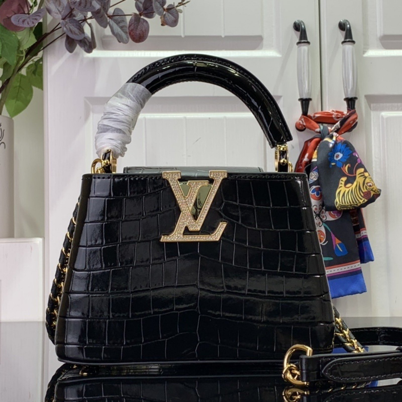 LV Handbag M94227