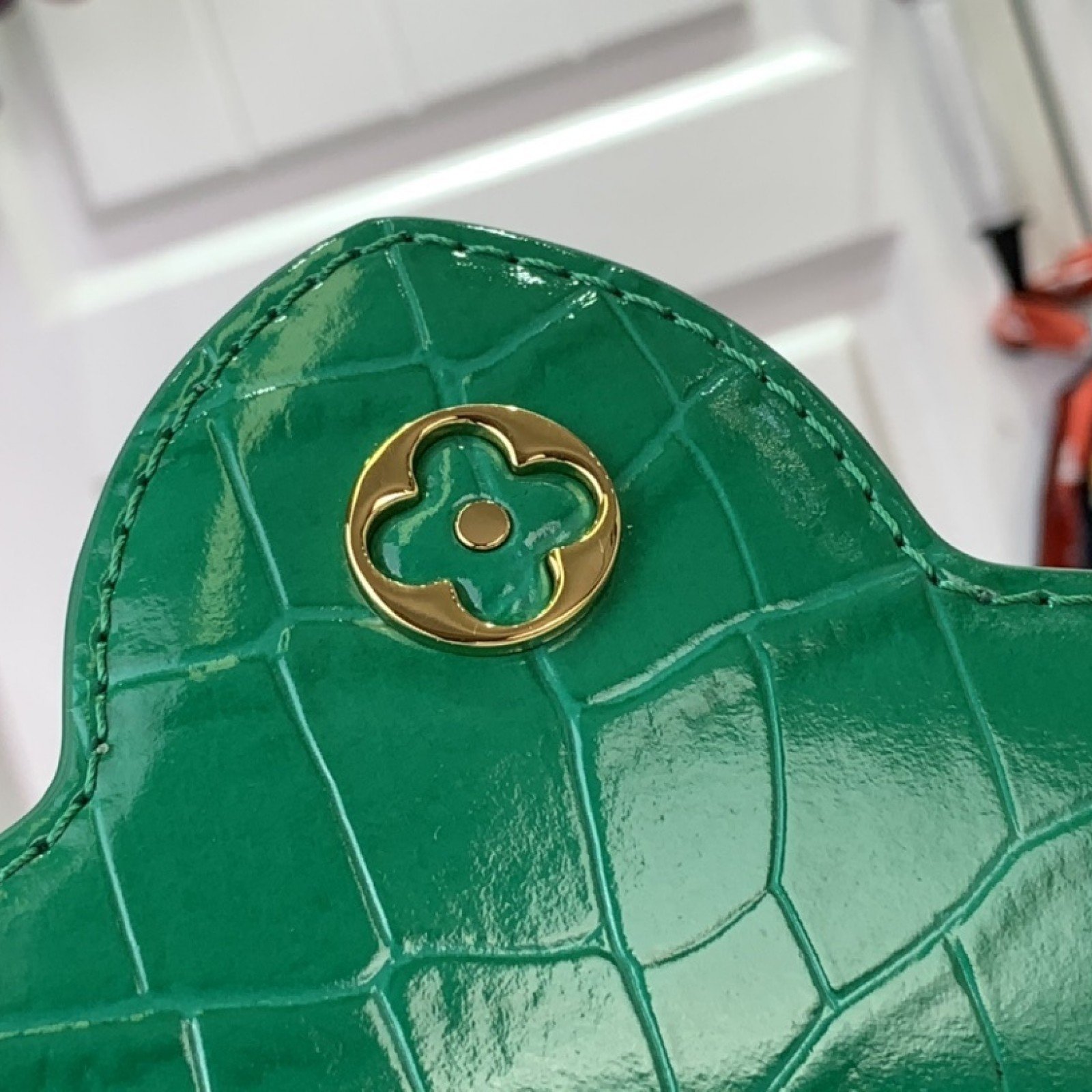 LV Handbag M94227