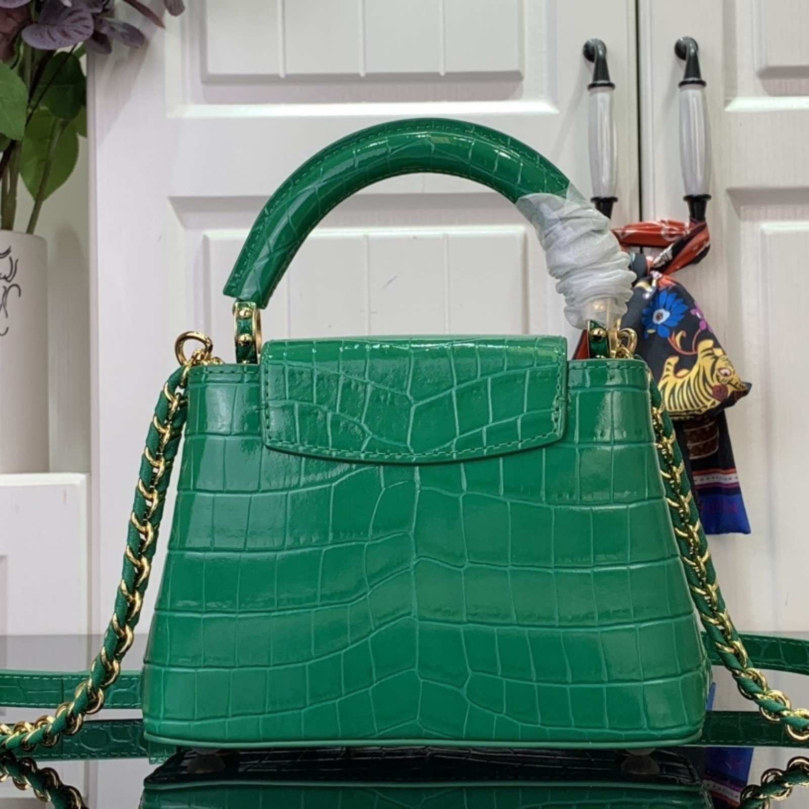 LV Handbag M94227