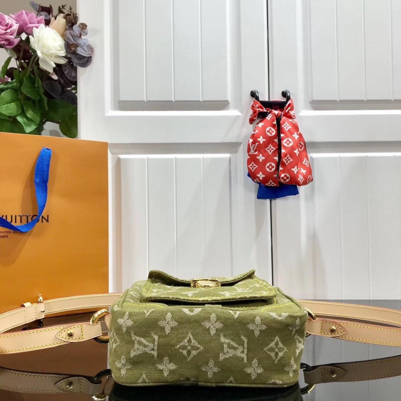 LV Handbag M95348