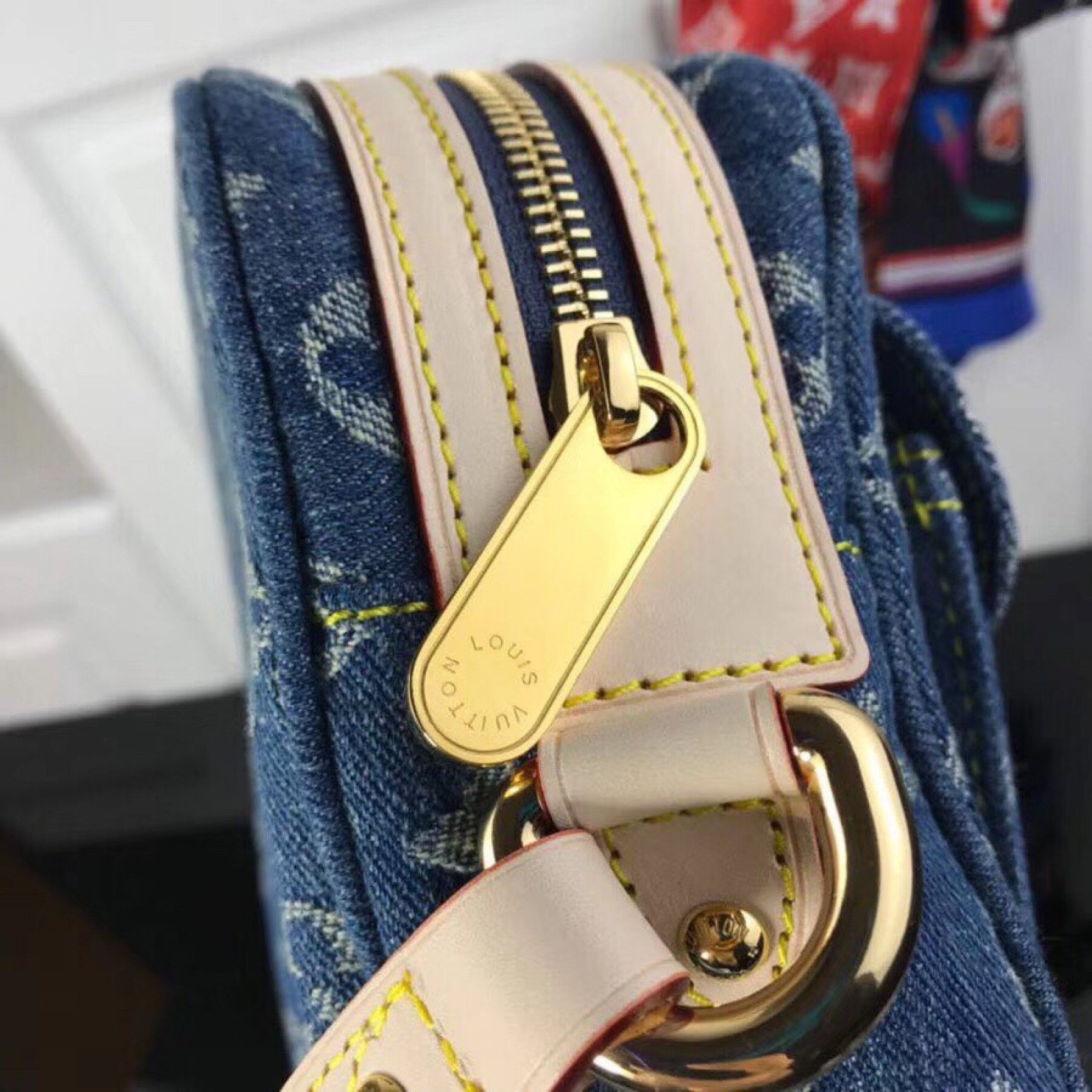 LV Handbag M95348