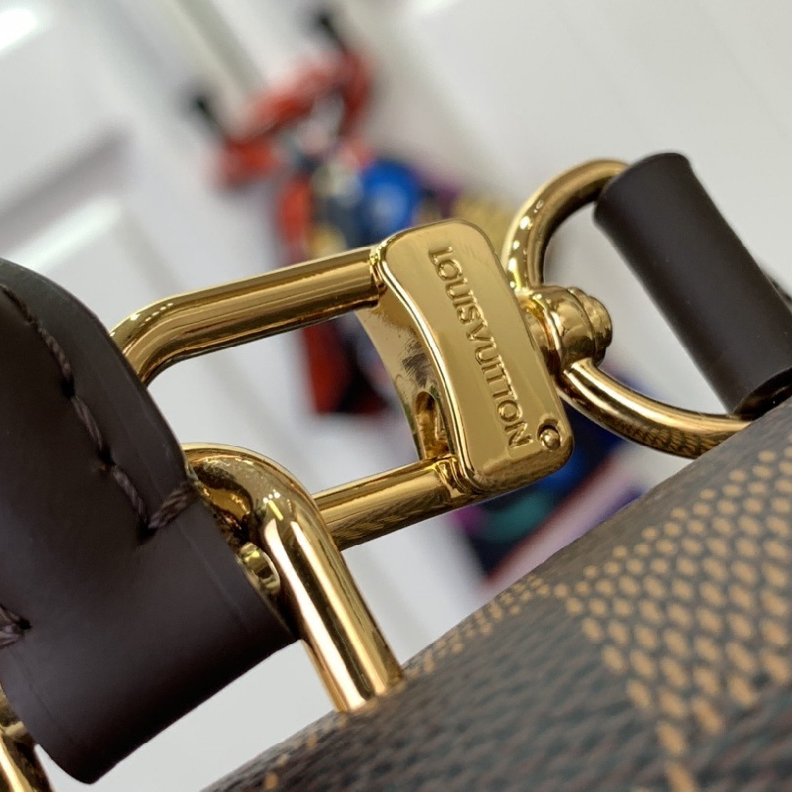 LV Handbag N00097