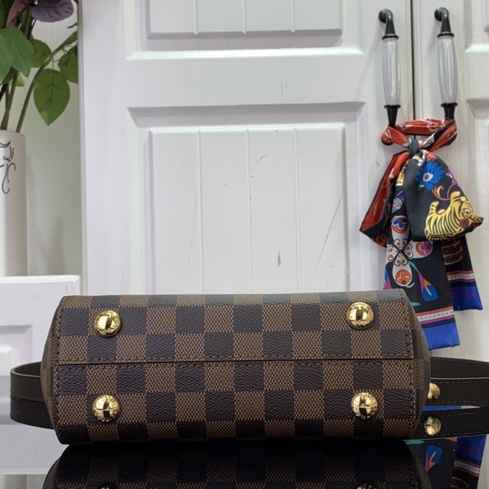 LV Handbag N00097