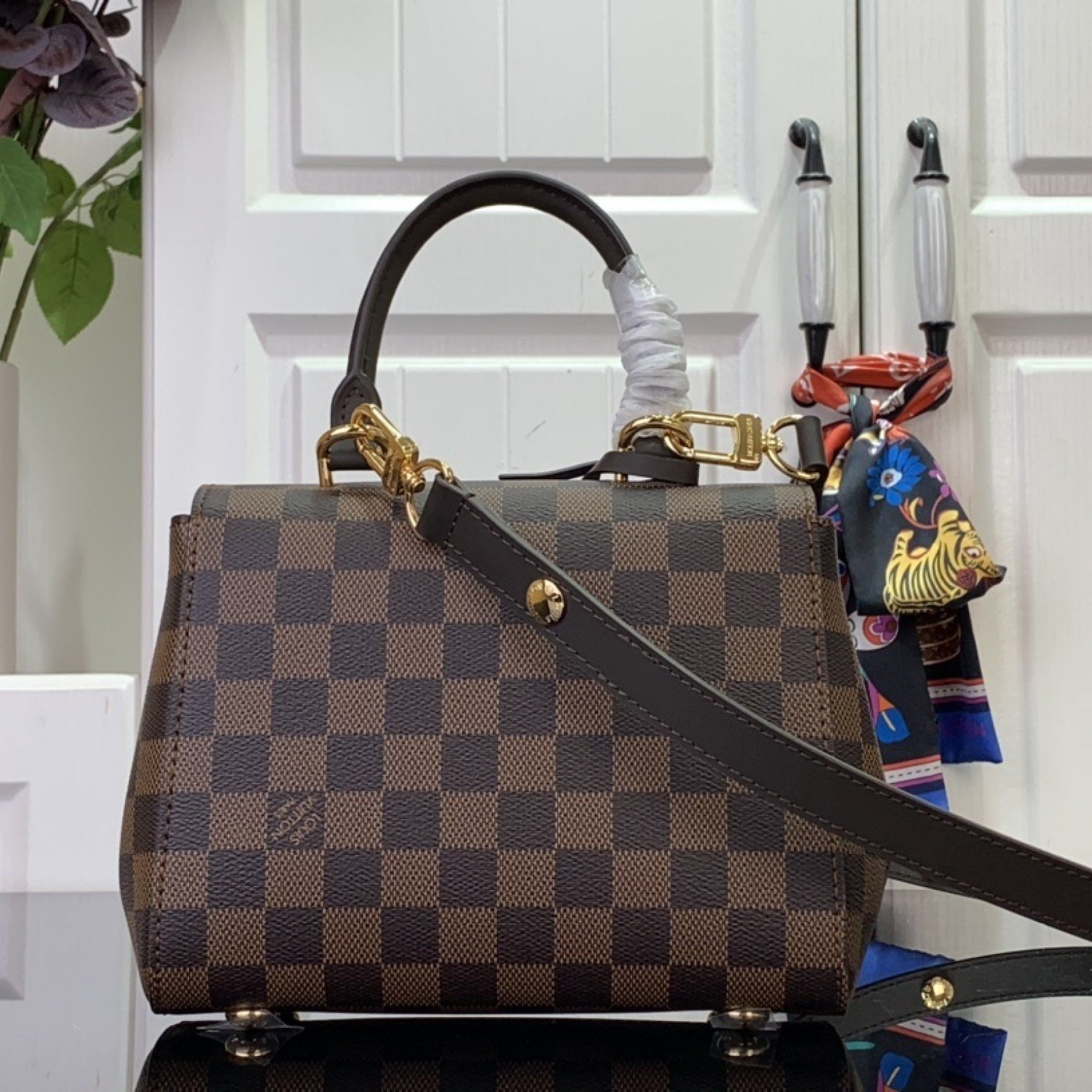 LV Handbag N00097
