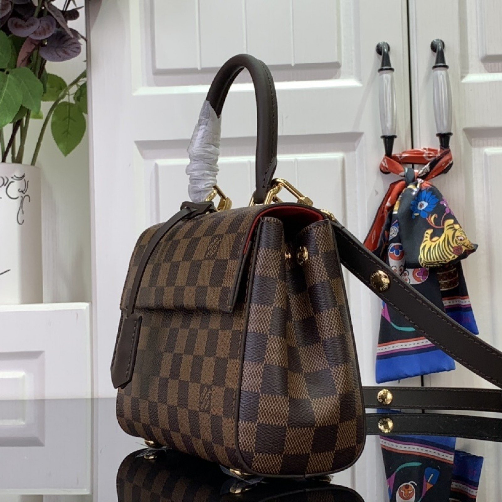 LV Handbag N00097