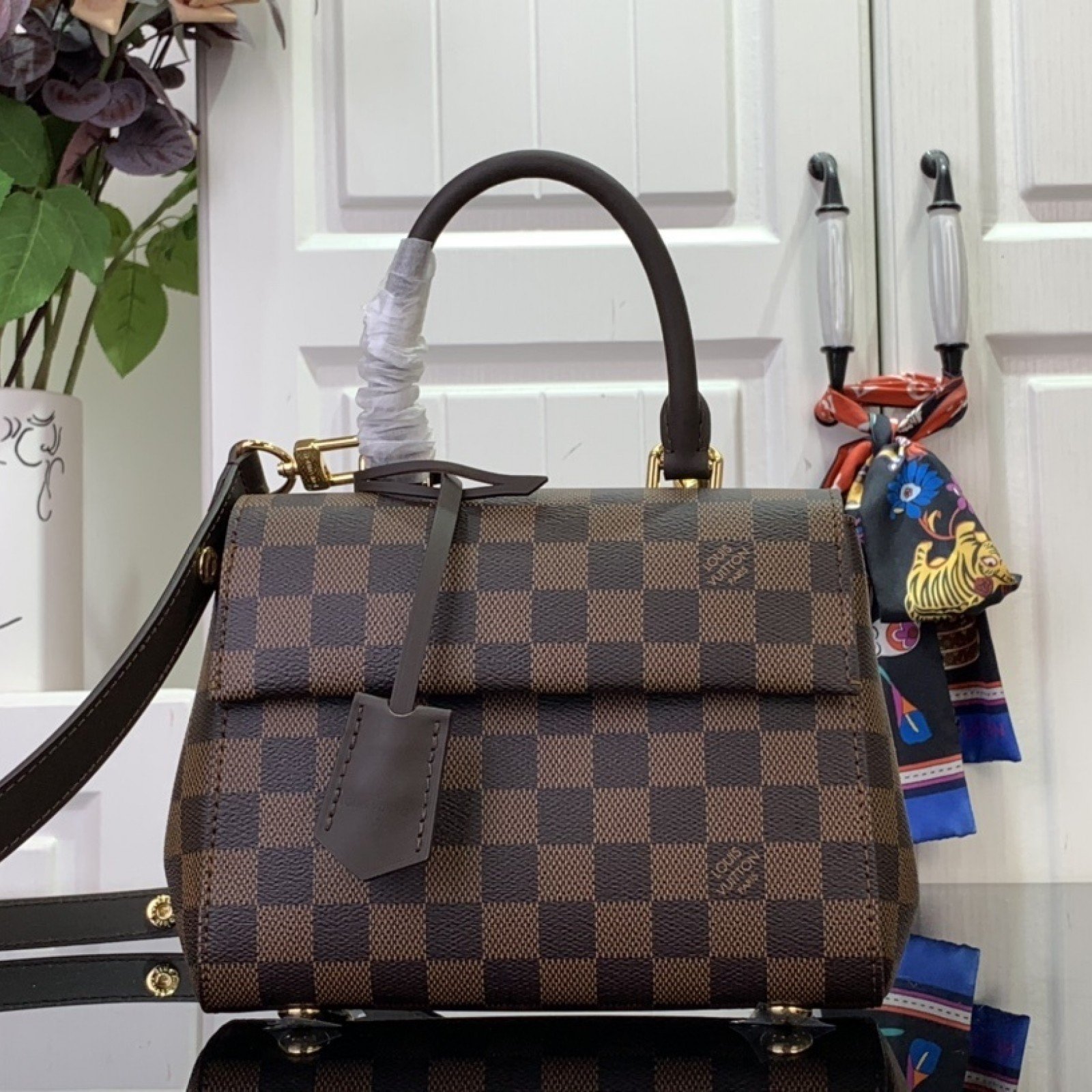 LV Handbag N00097