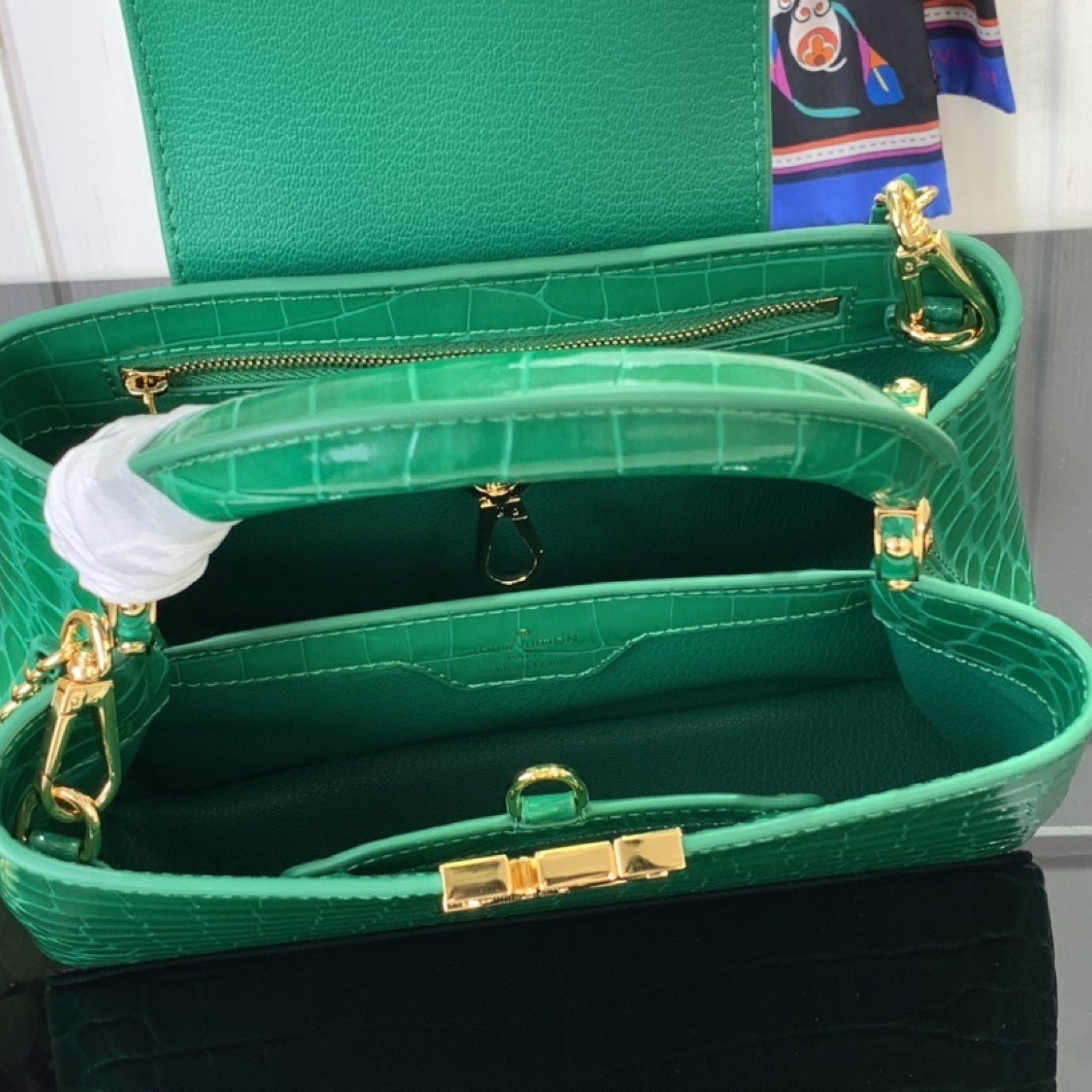 LV Handbag N93419