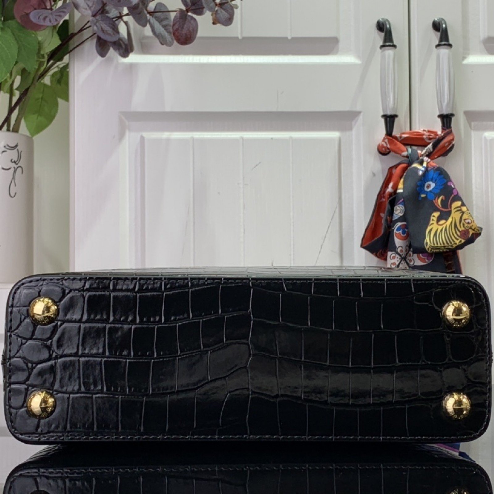 LV Handbag N93419