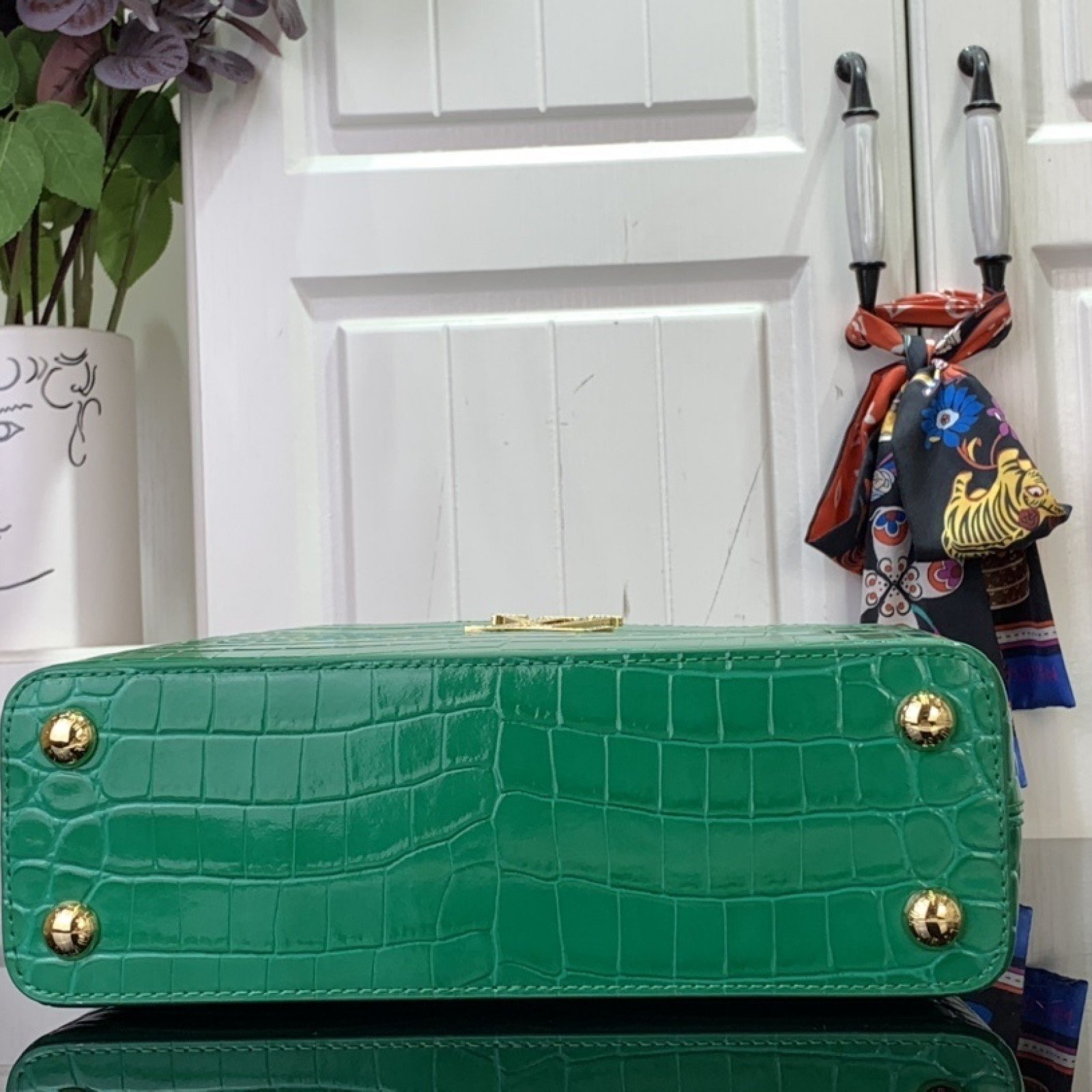 LV Handbag N93419