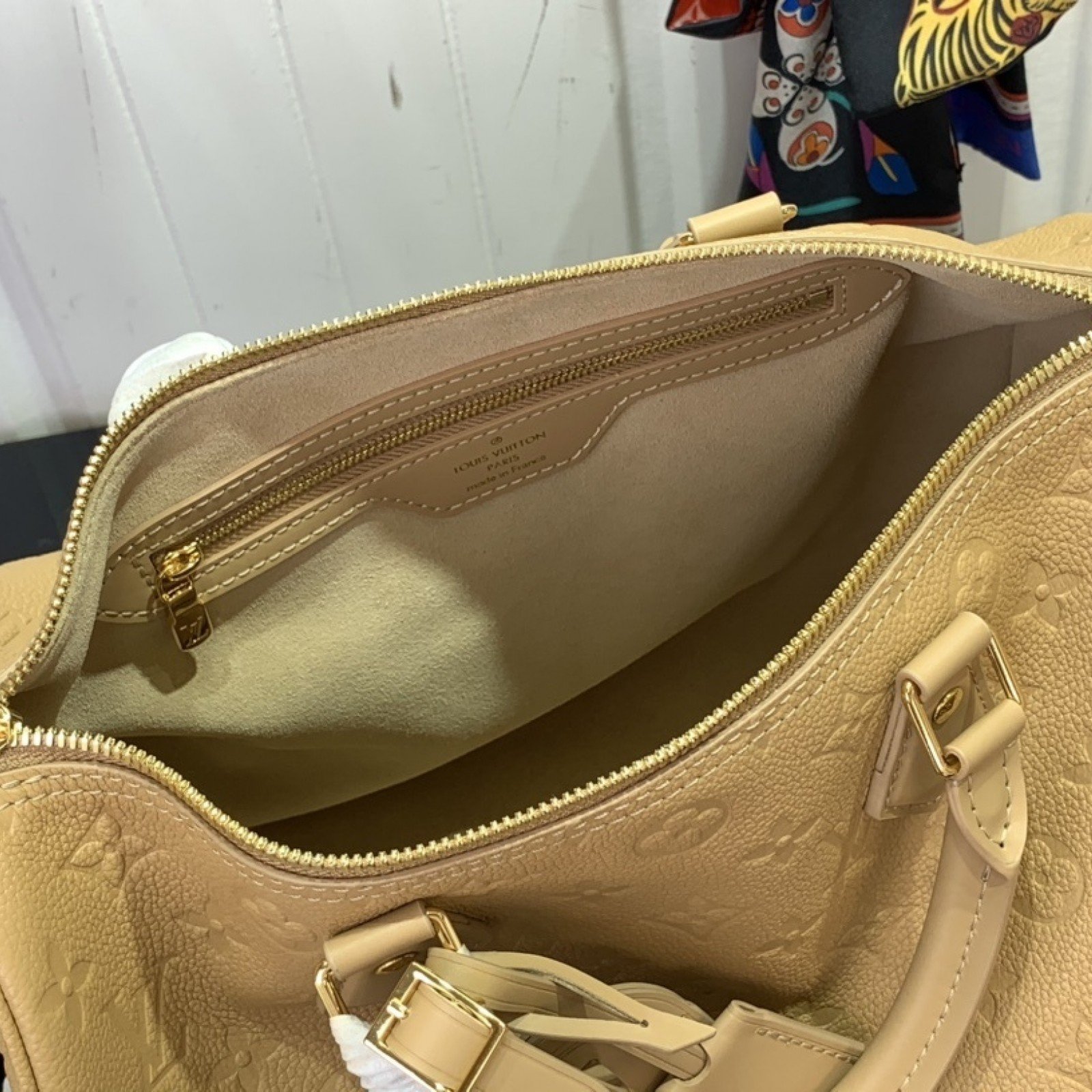 LV Handbag m11323
