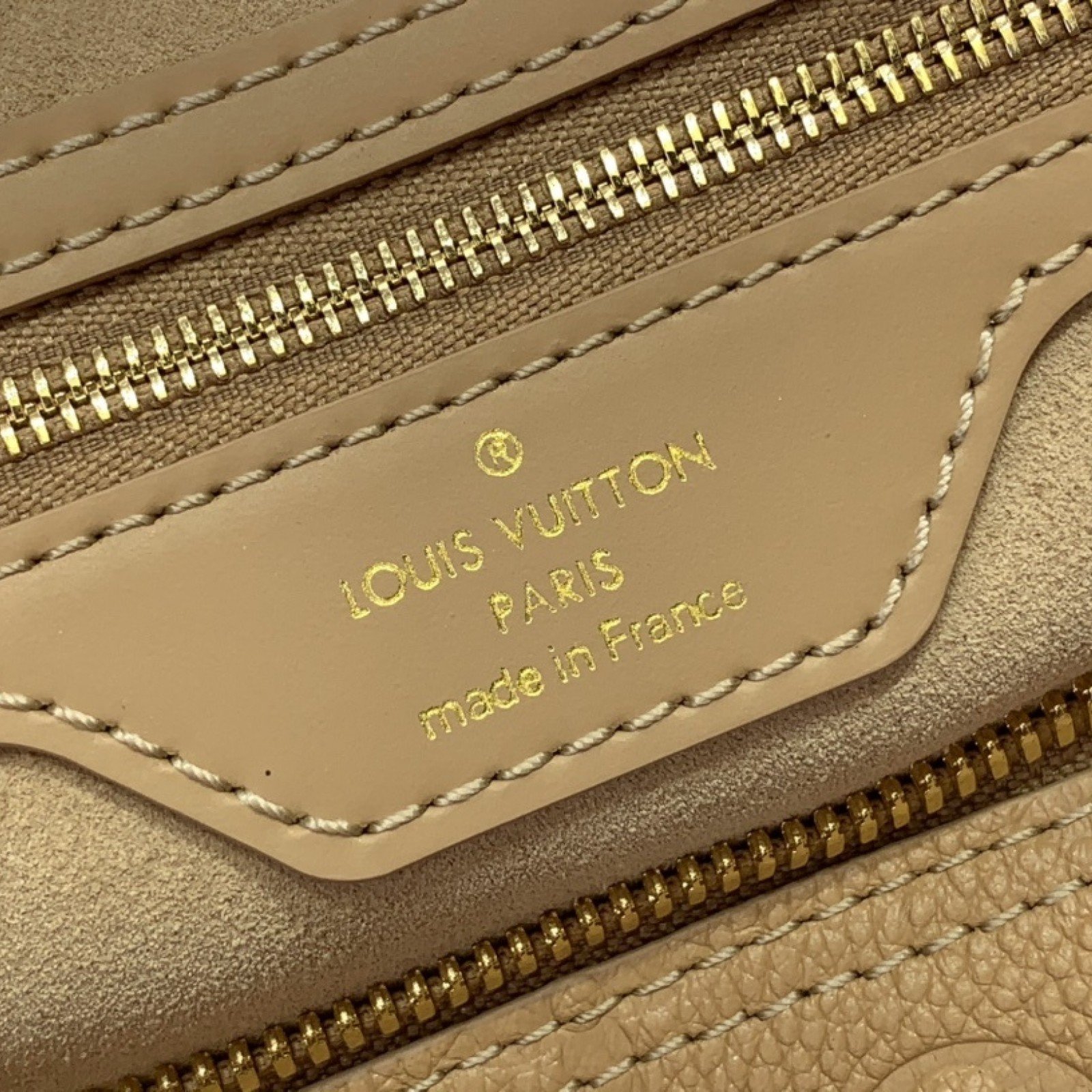 LV Handbag m11323