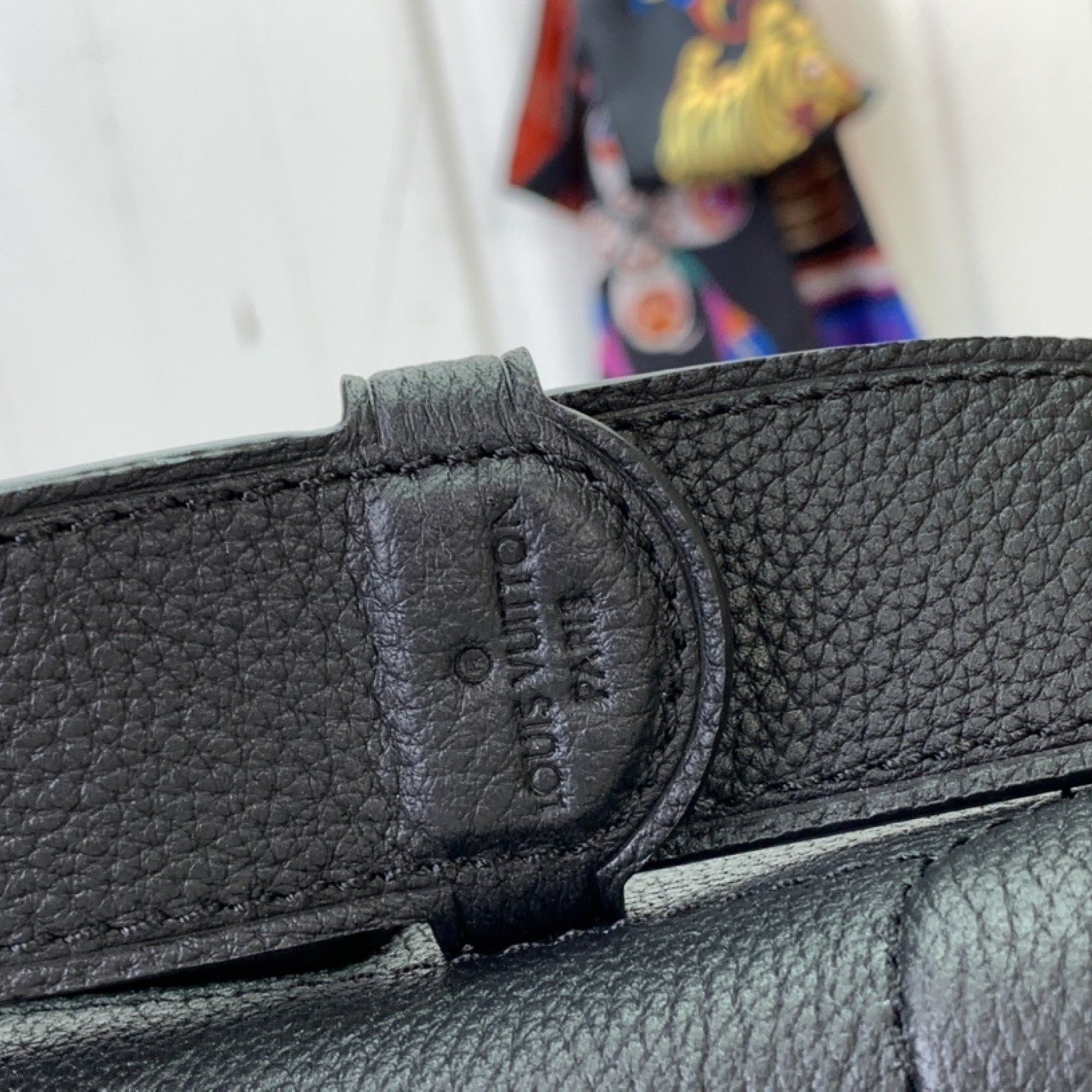 LV Handbag m11516